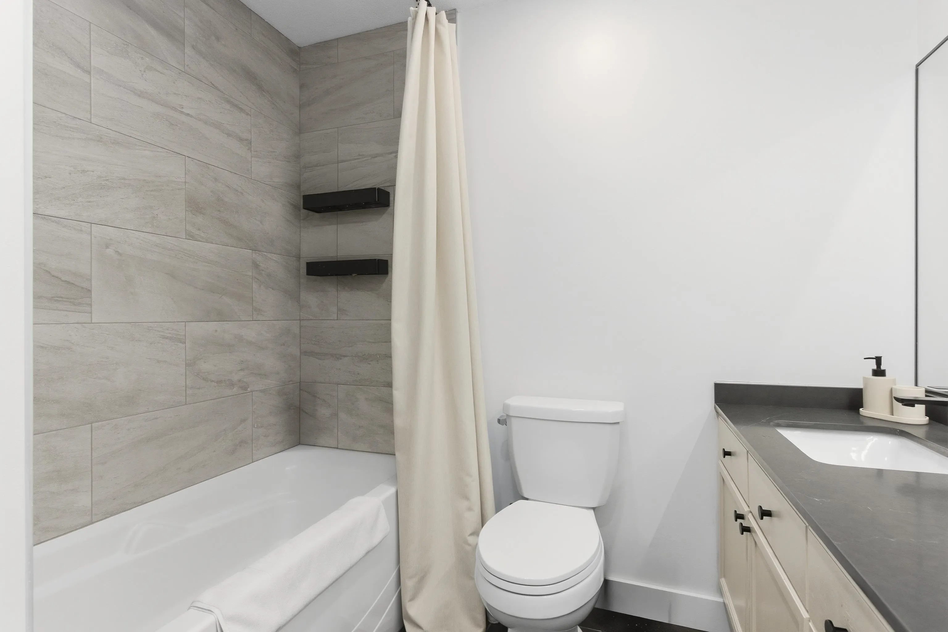 40200 Government Road #16