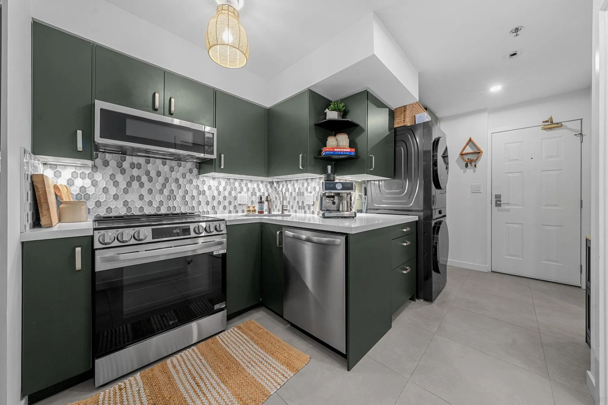 828 W 14th Avenue #104