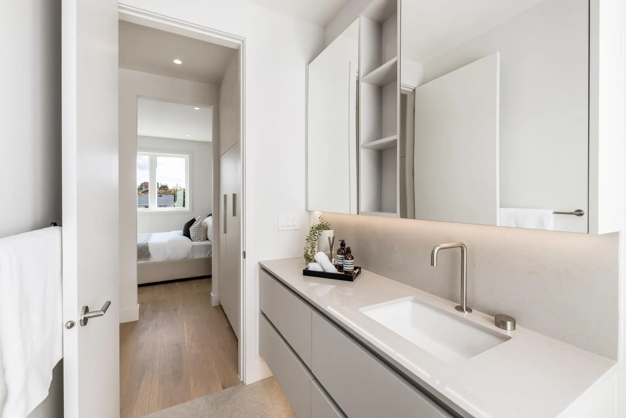 1458 Rosser Avenue #2
