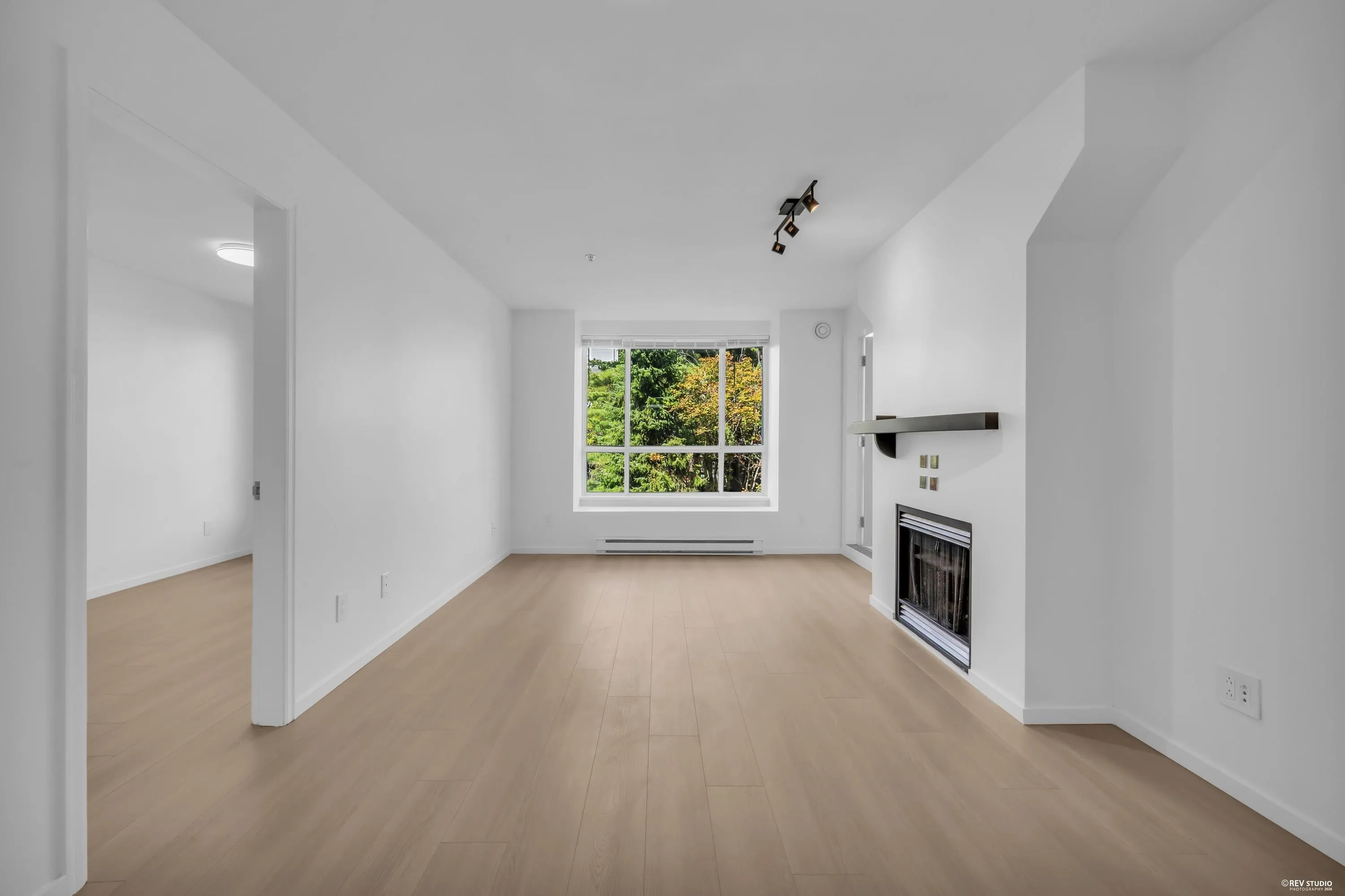 6833 Village Grn #306