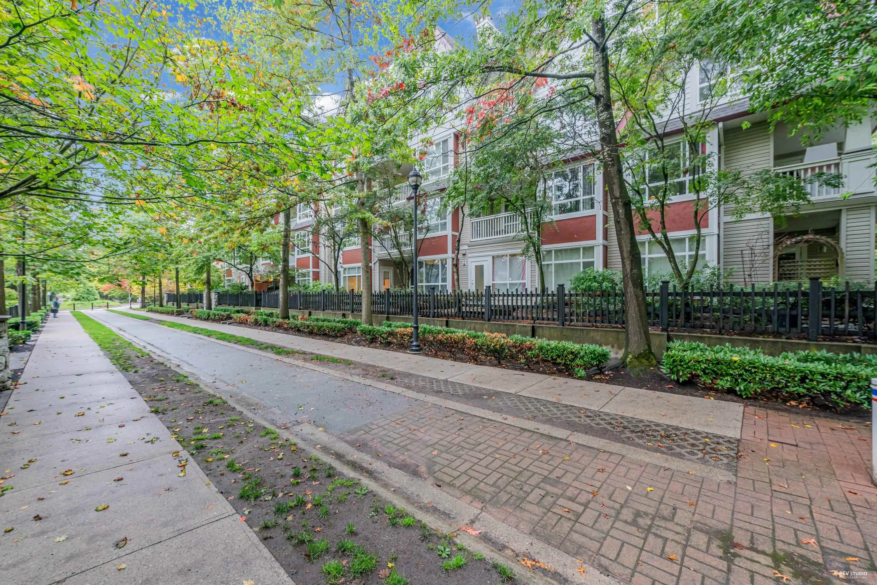 6833 Village Grn #306