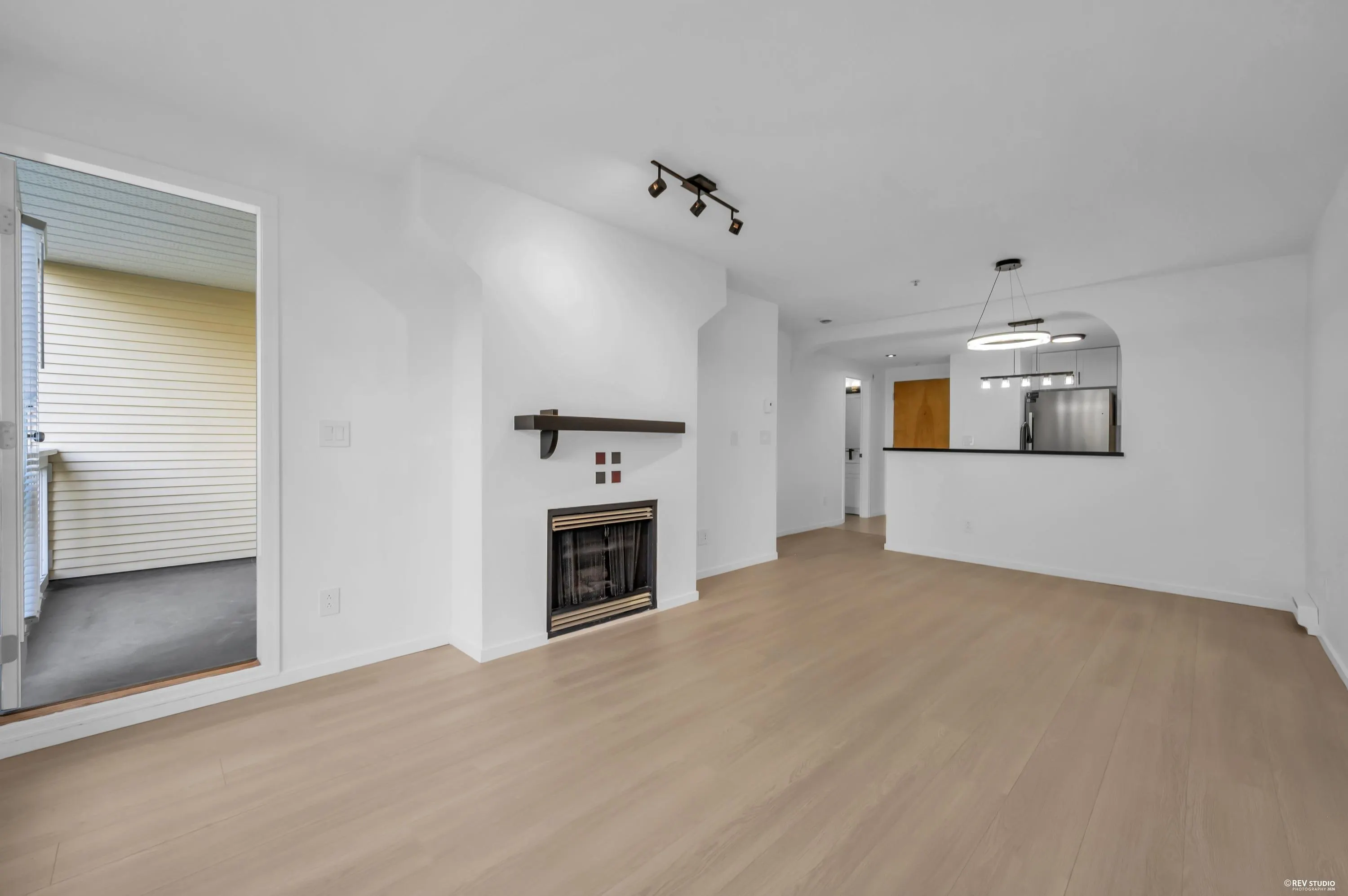 6833 Village Grn #306