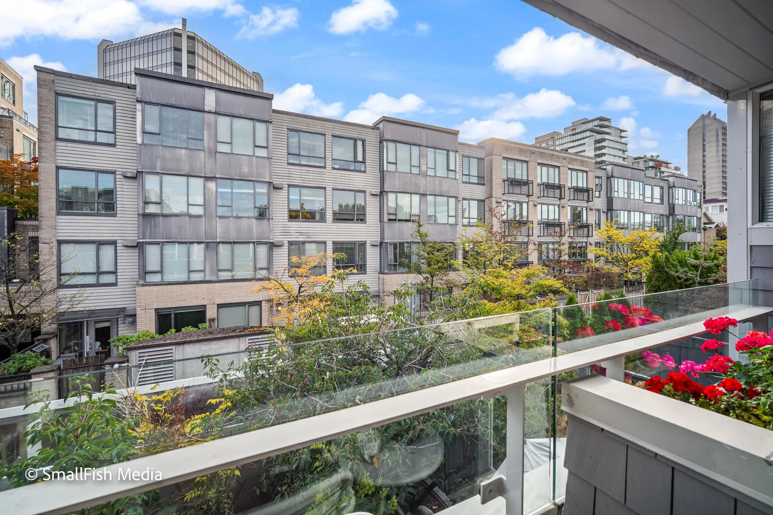 638 W 7th Avenue #322