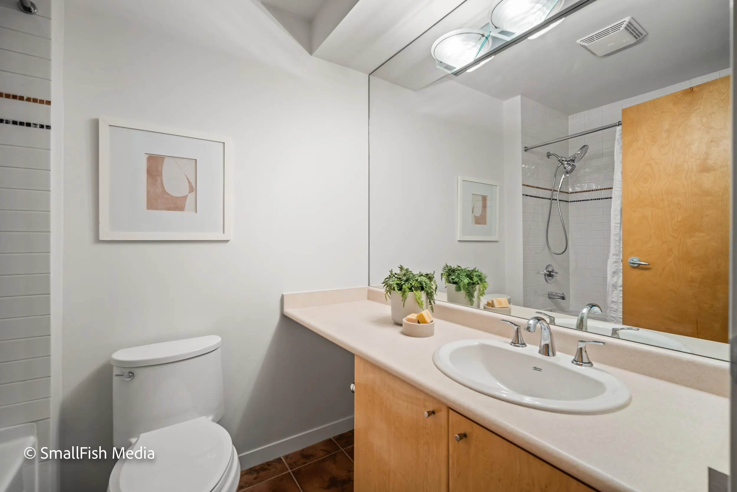 638 W 7th Avenue #322