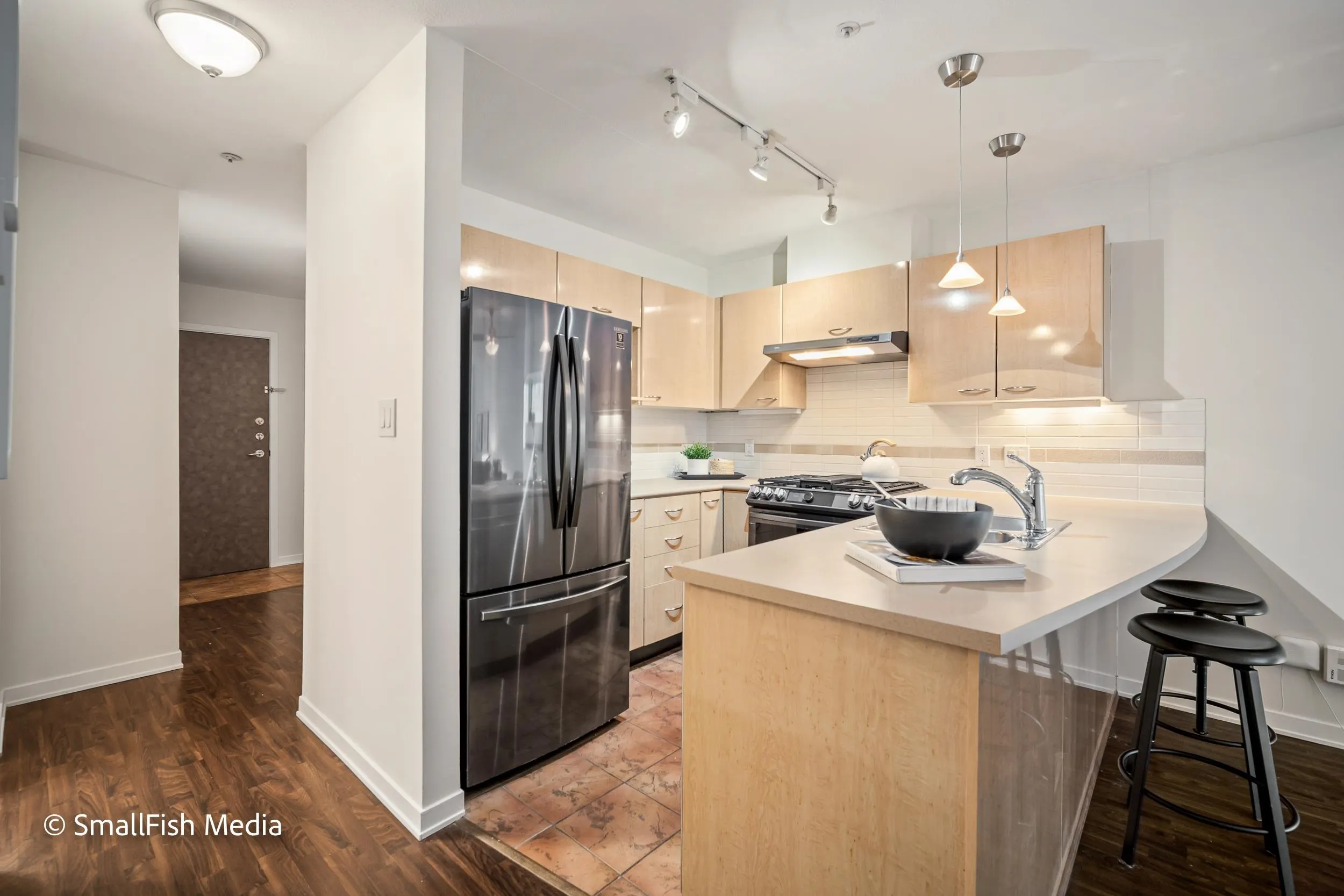 638 W 7th Avenue #322