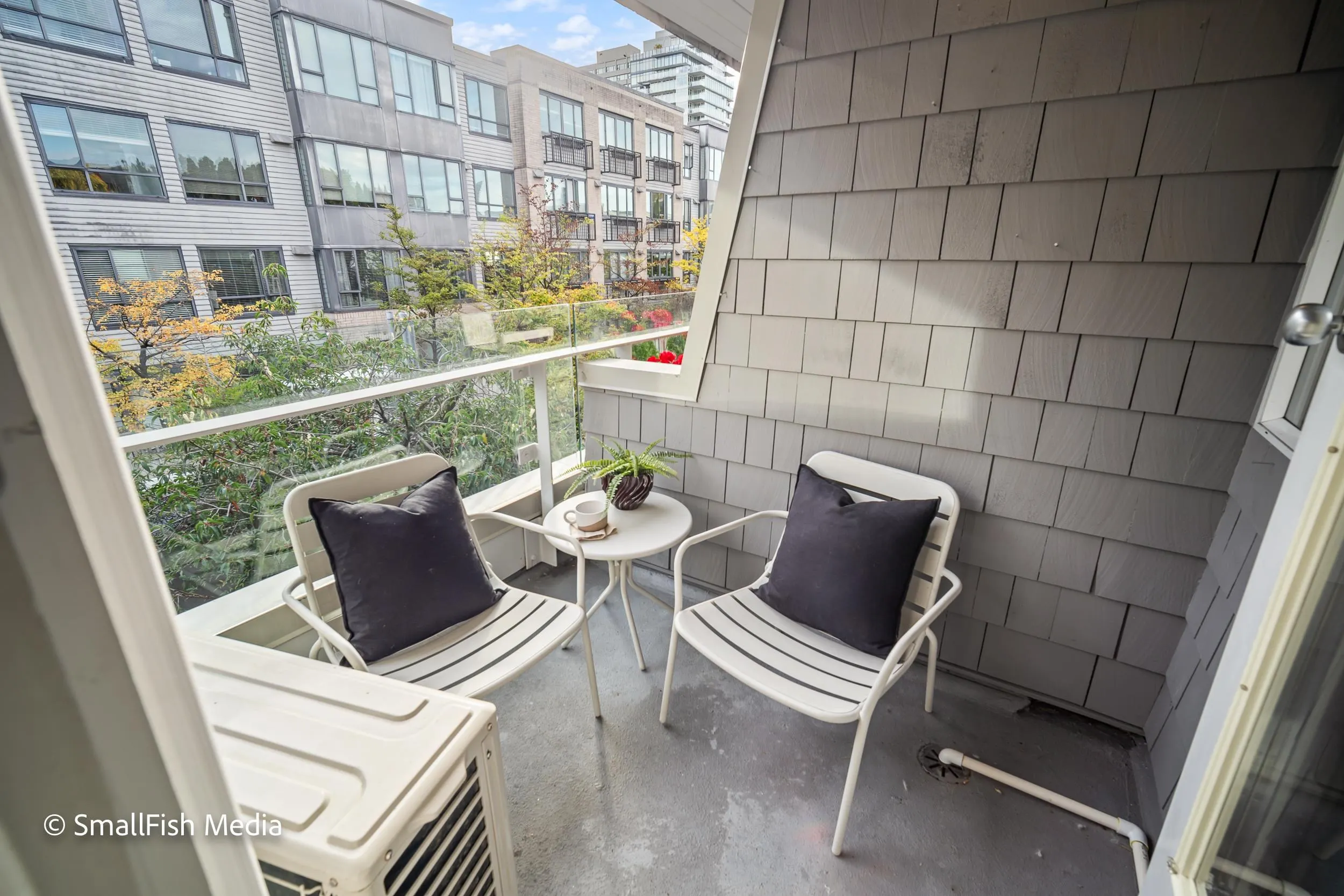 638 W 7th Avenue #322