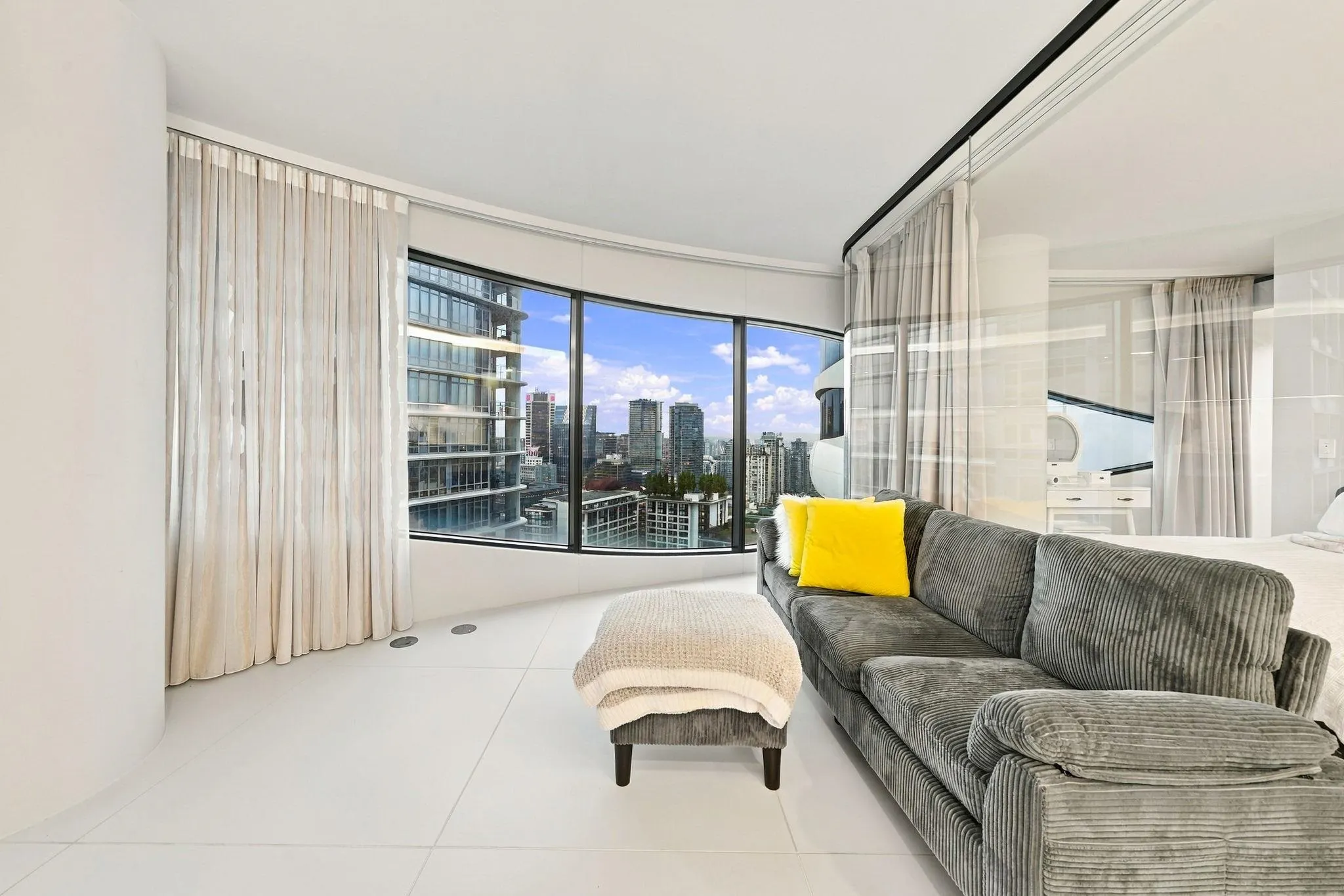 1033 Nelson Street #2807