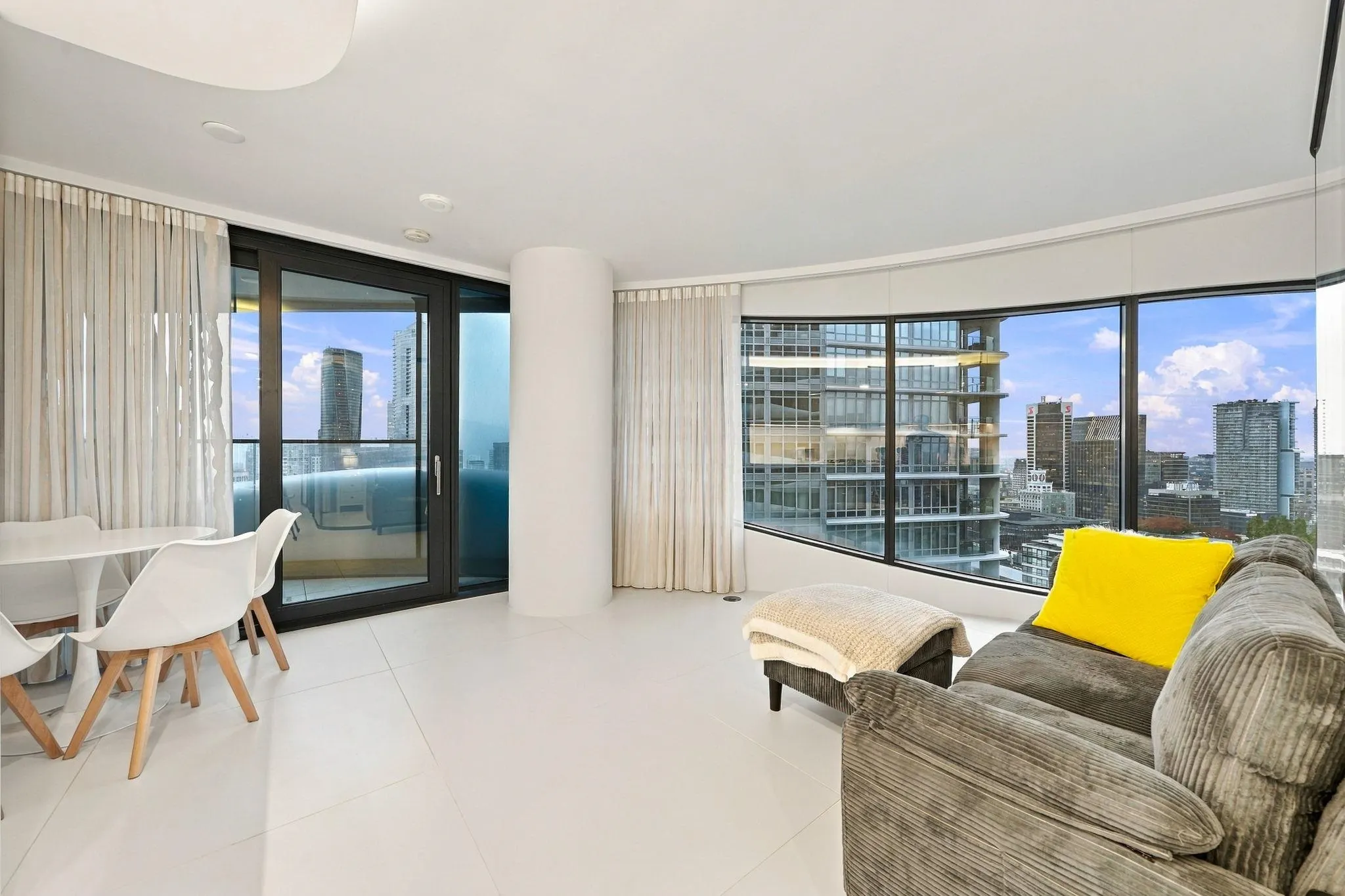 1033 Nelson Street #2807