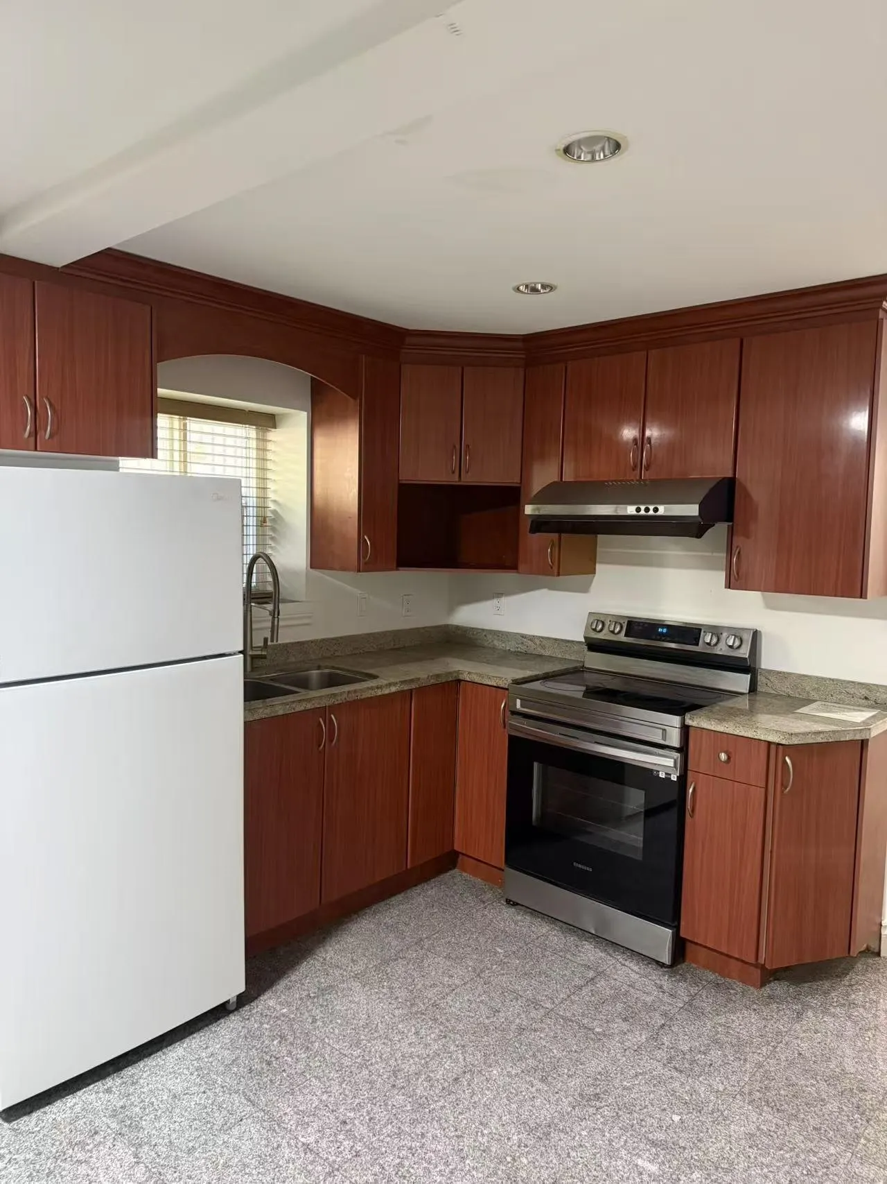 16433 93b Avenue #BSMT