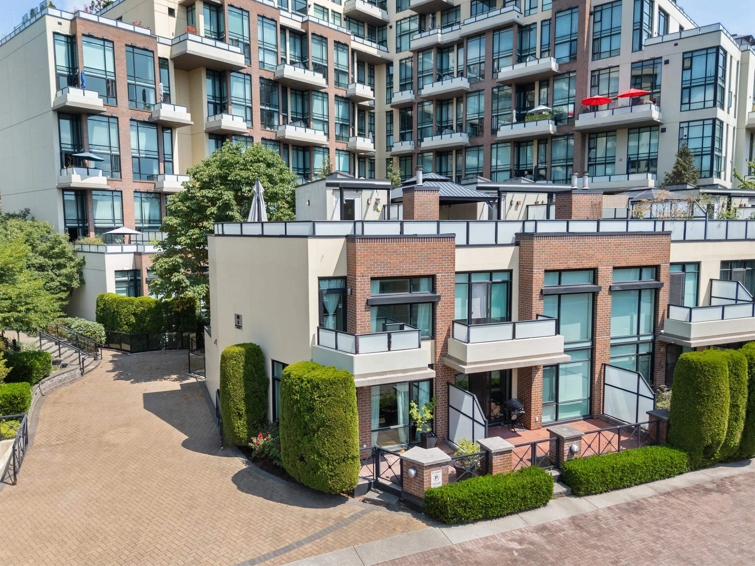 8 Renaissance Square #114