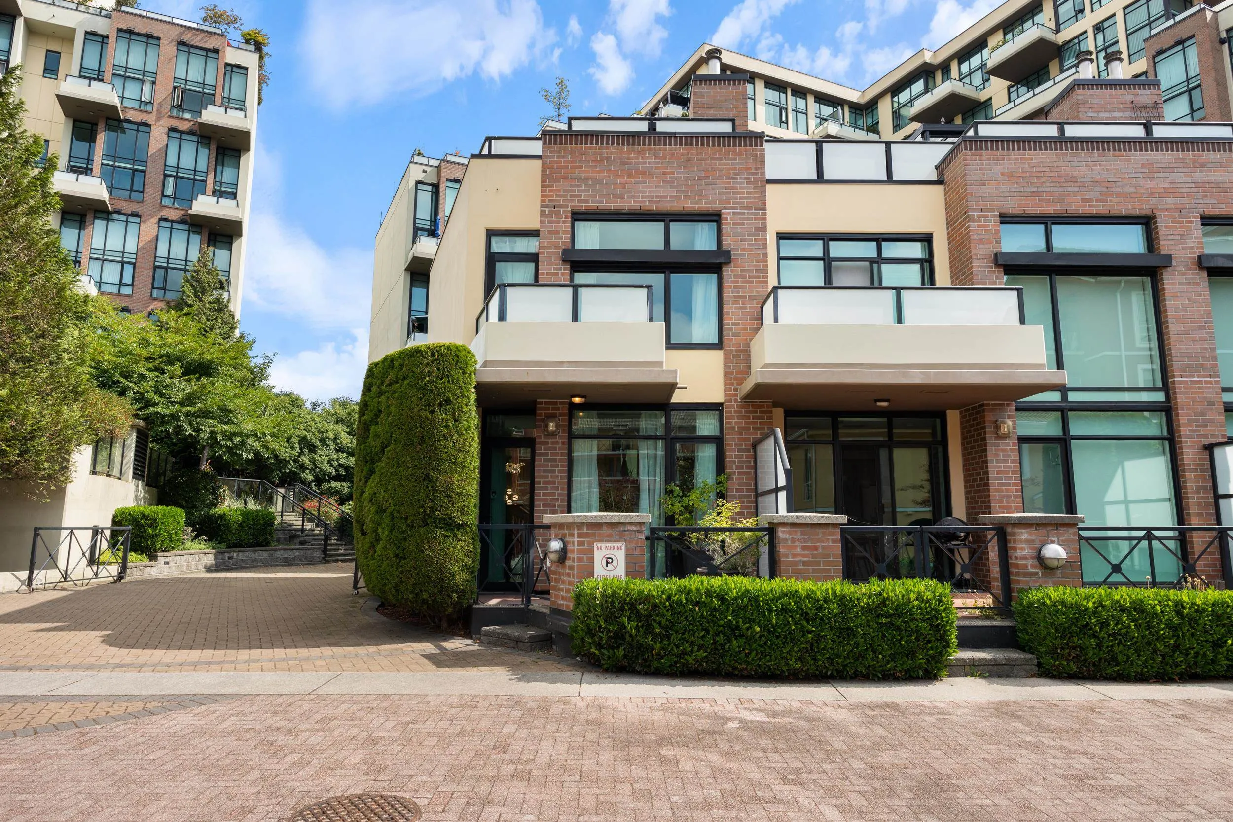 8 Renaissance Square #114