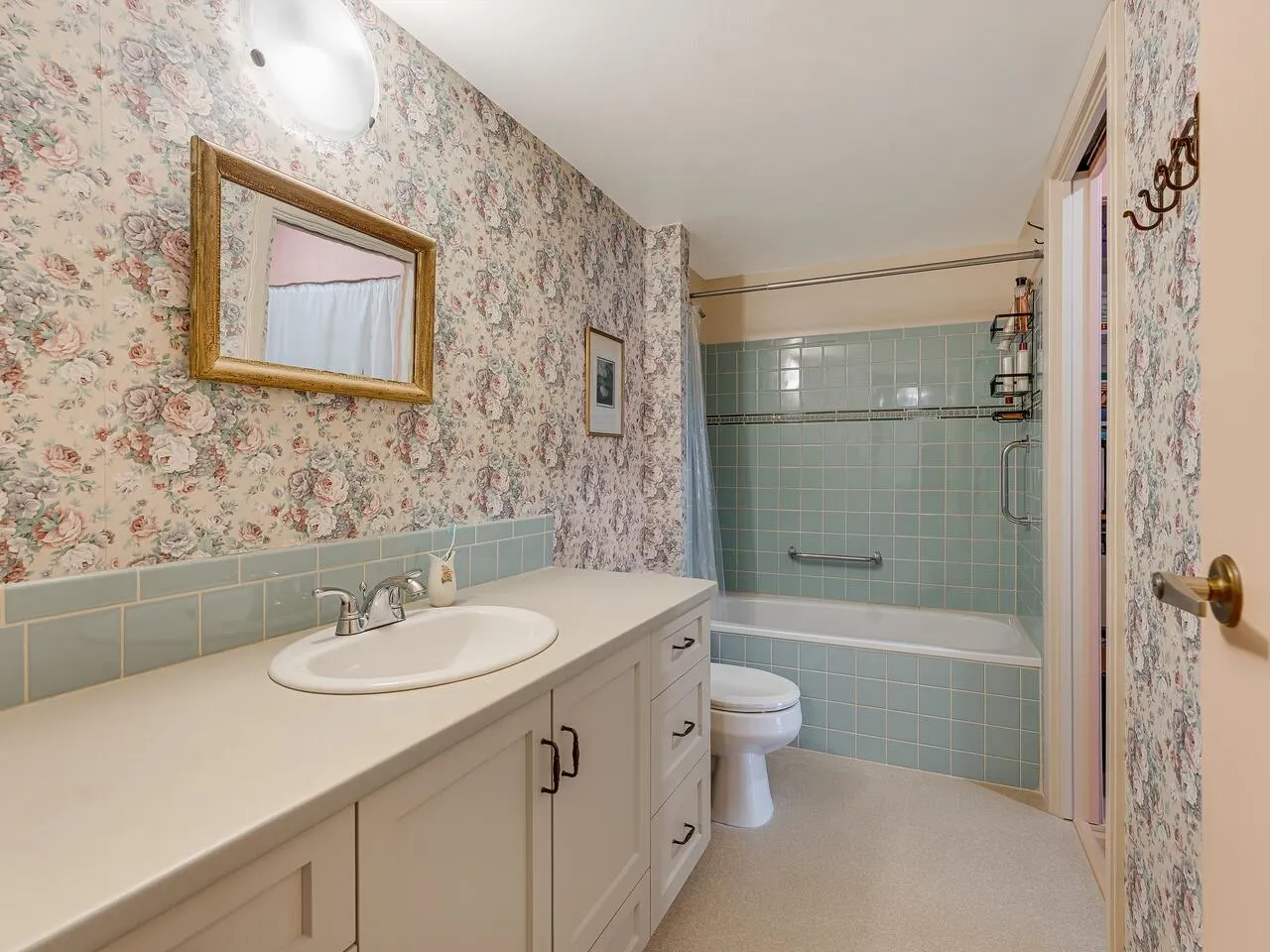 5340 Hastings Street #307