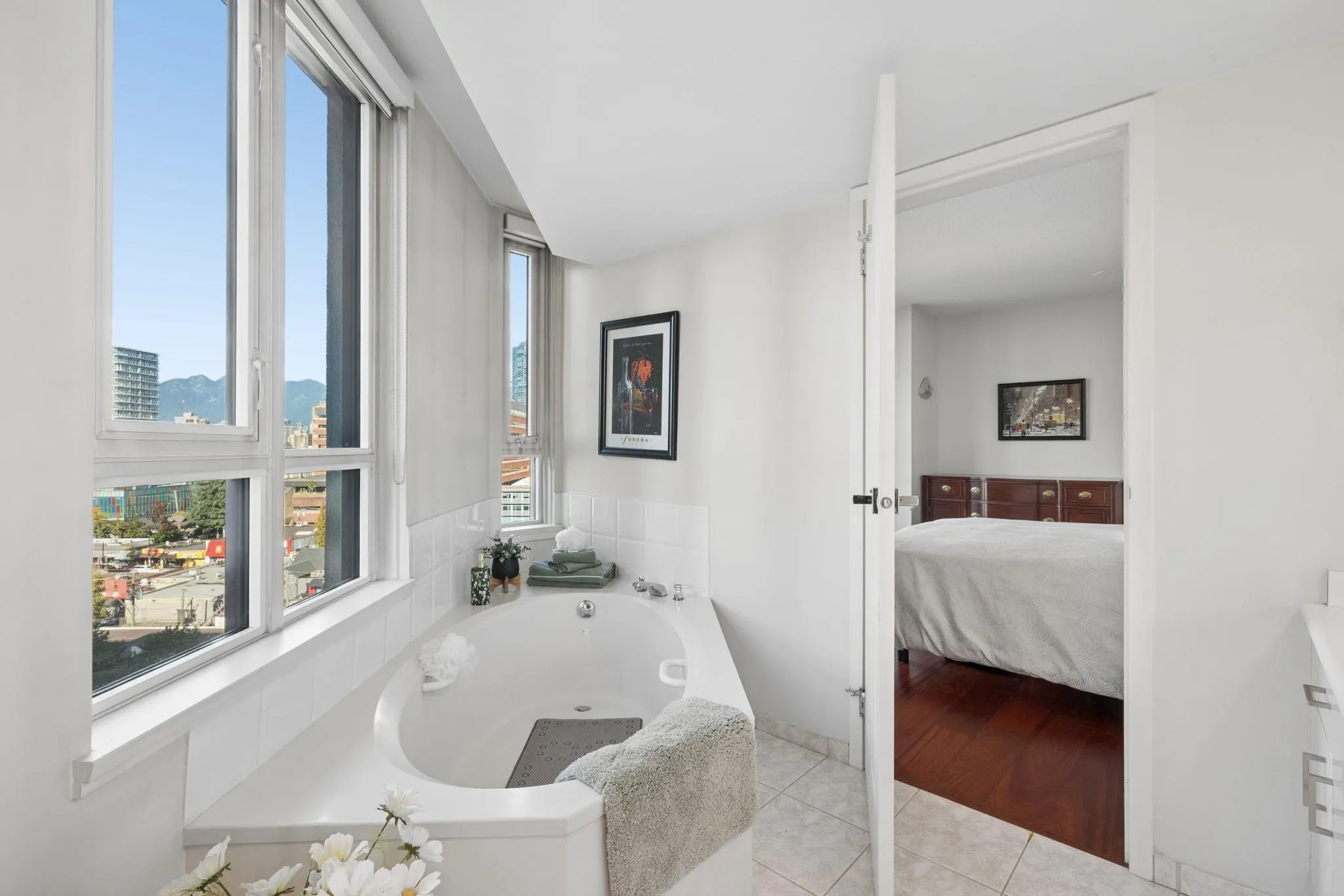 1010 Burnaby Street #1403