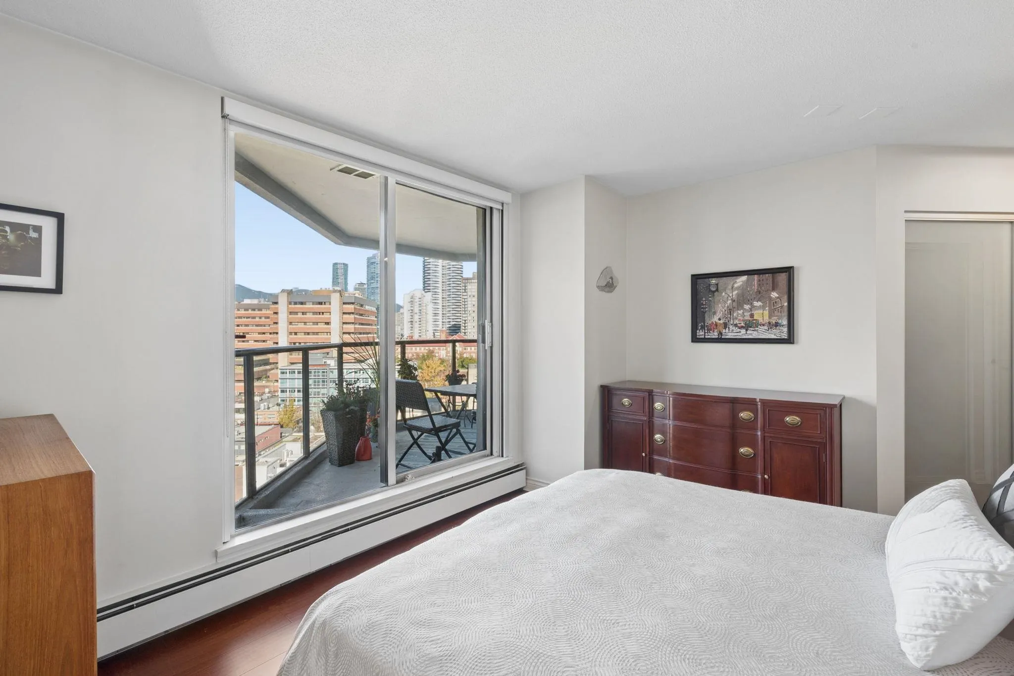 1010 Burnaby Street #1403