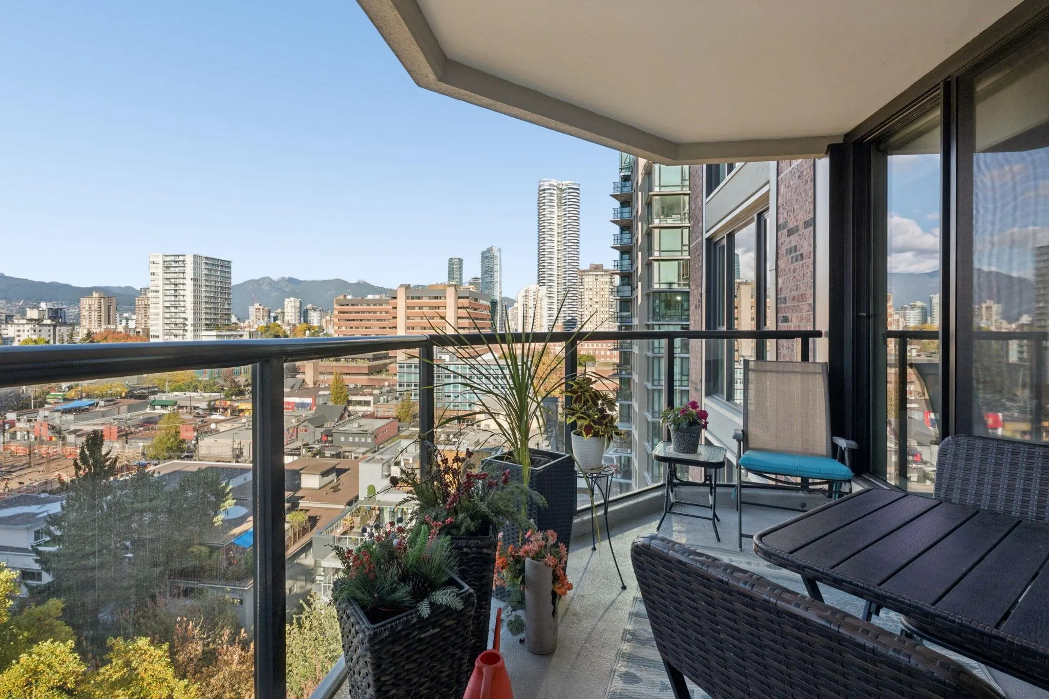 1010 Burnaby Street #1403