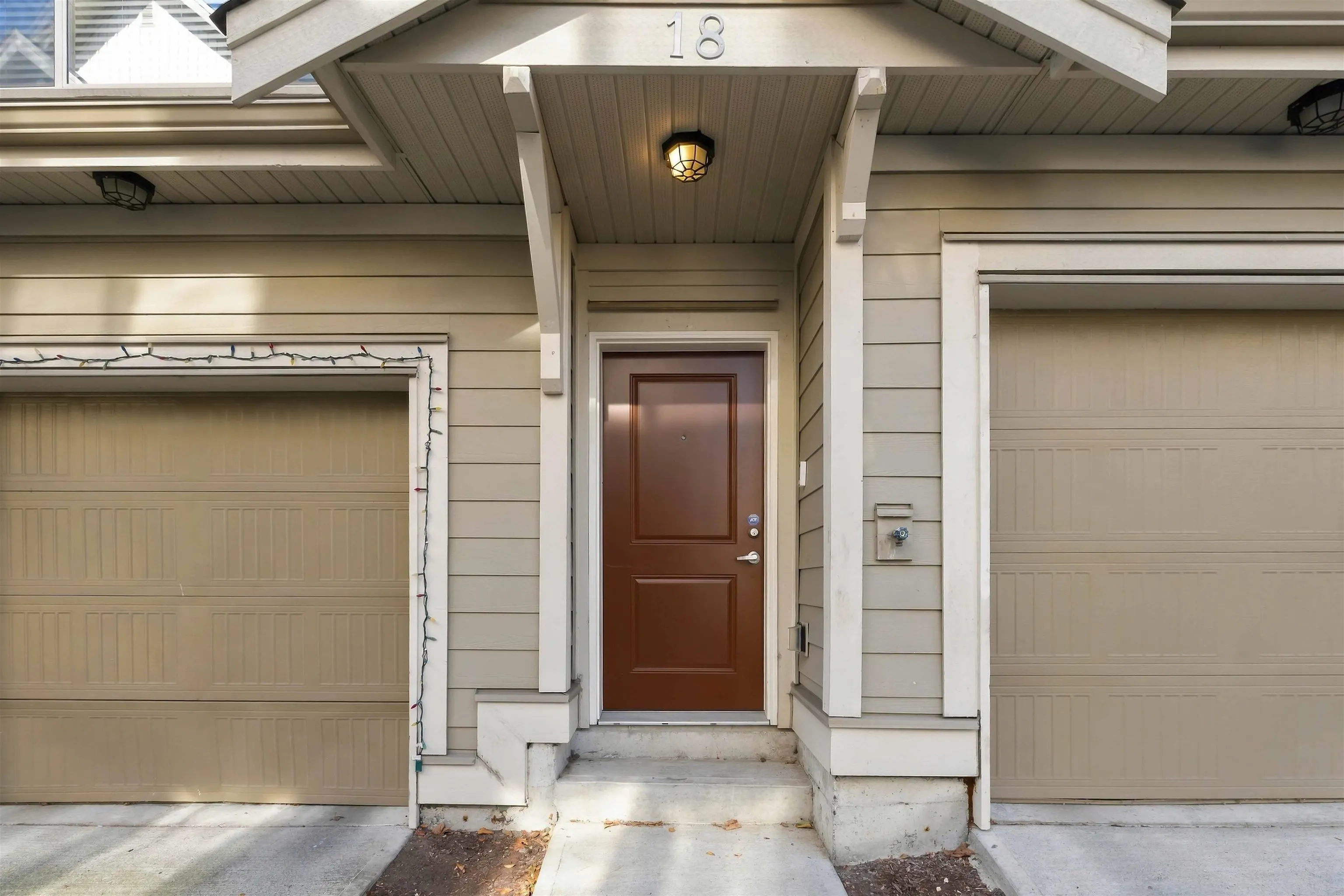 19097 64 Avenue #18