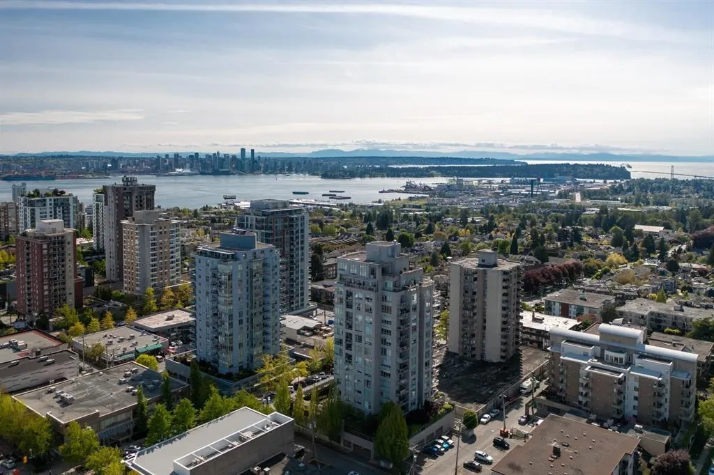 120 W 16 Street #405