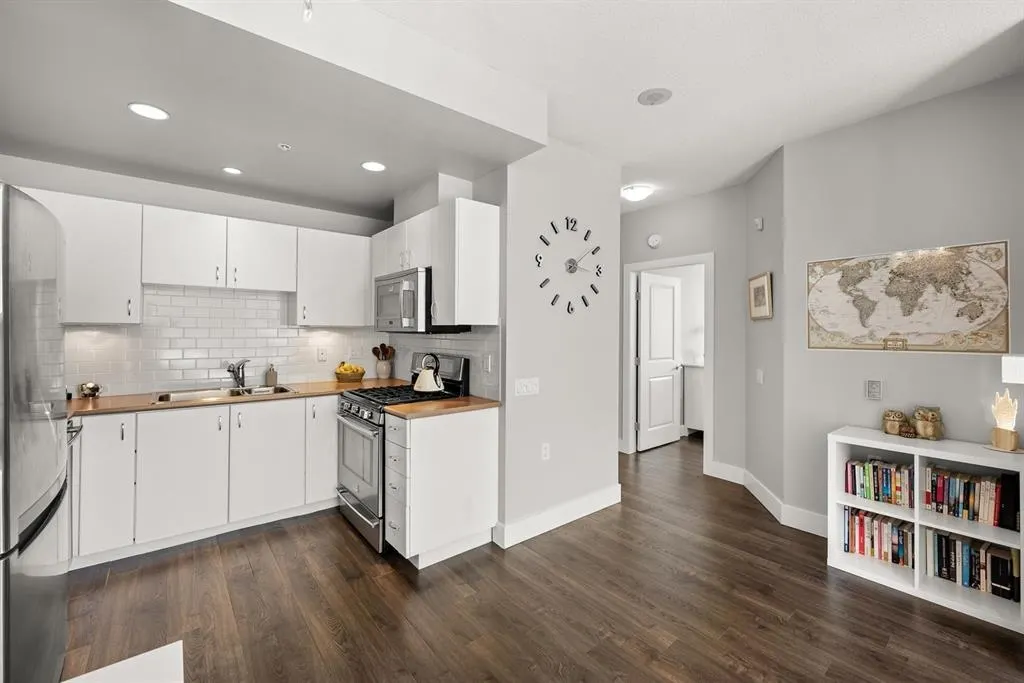 120 W 16 Street #405