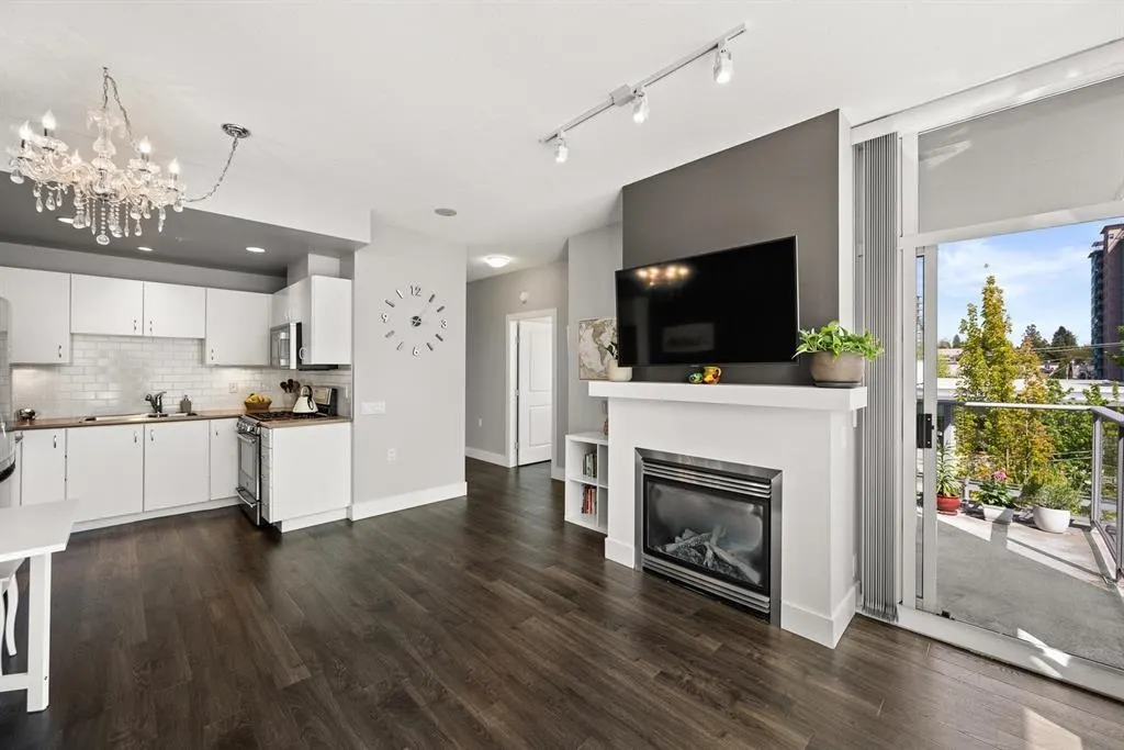 120 W 16 Street #405
