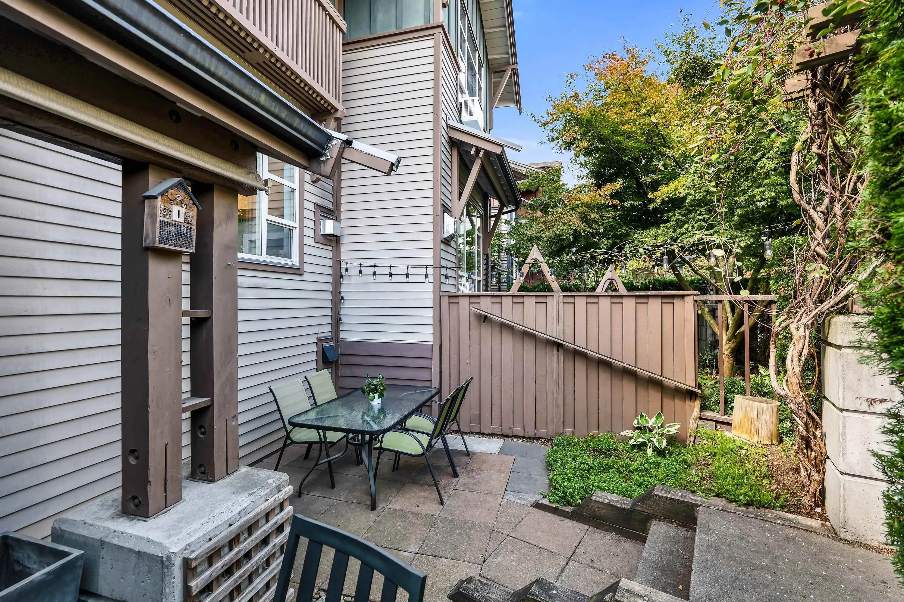 1216 Village Green Way