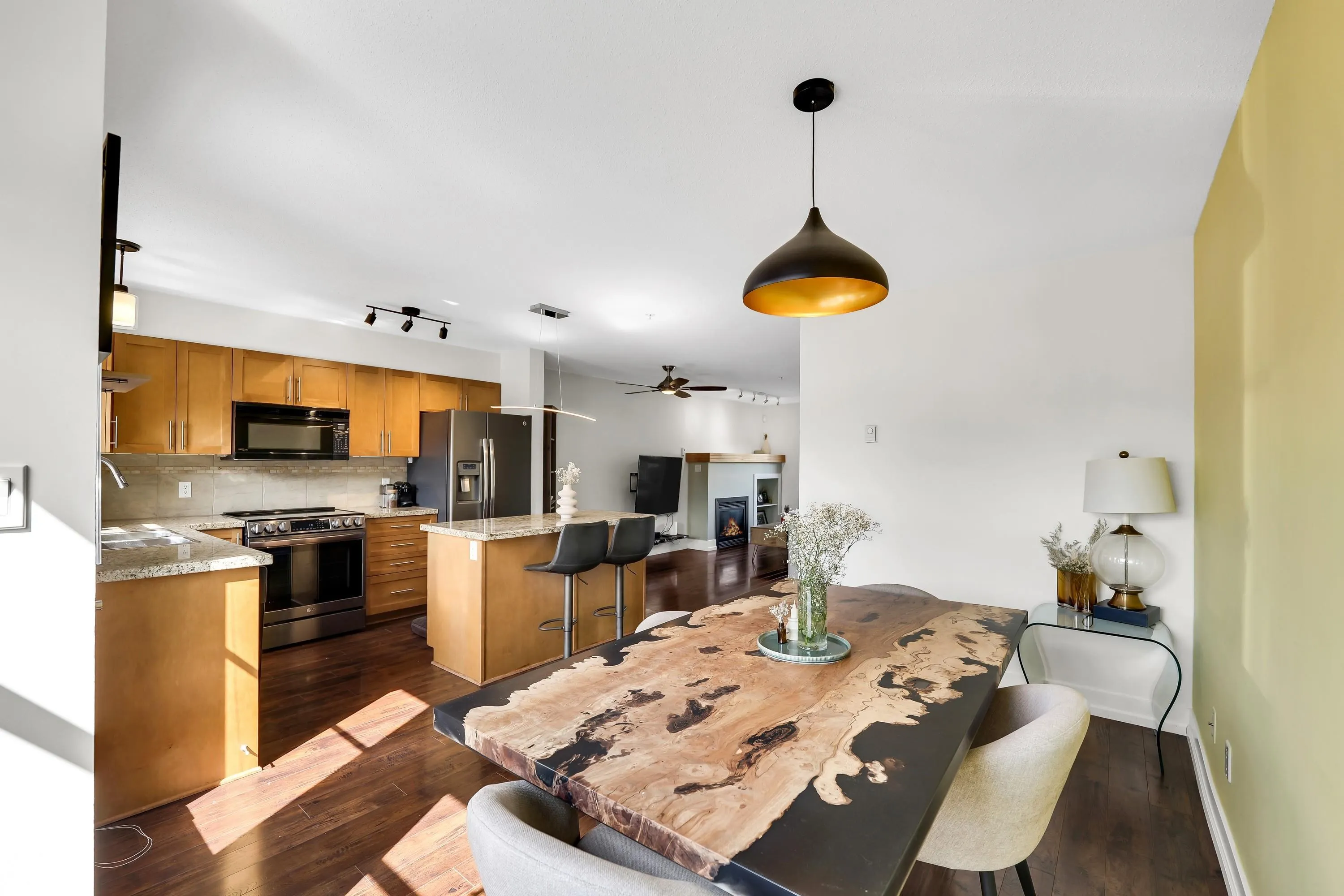 1216 Village Green Way