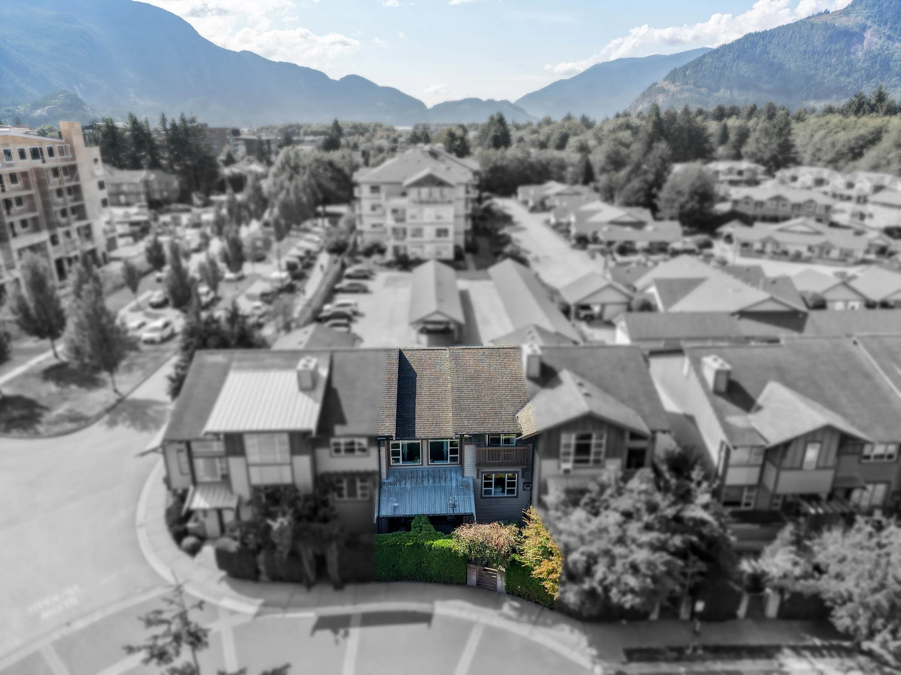 1216 Village Green Way
