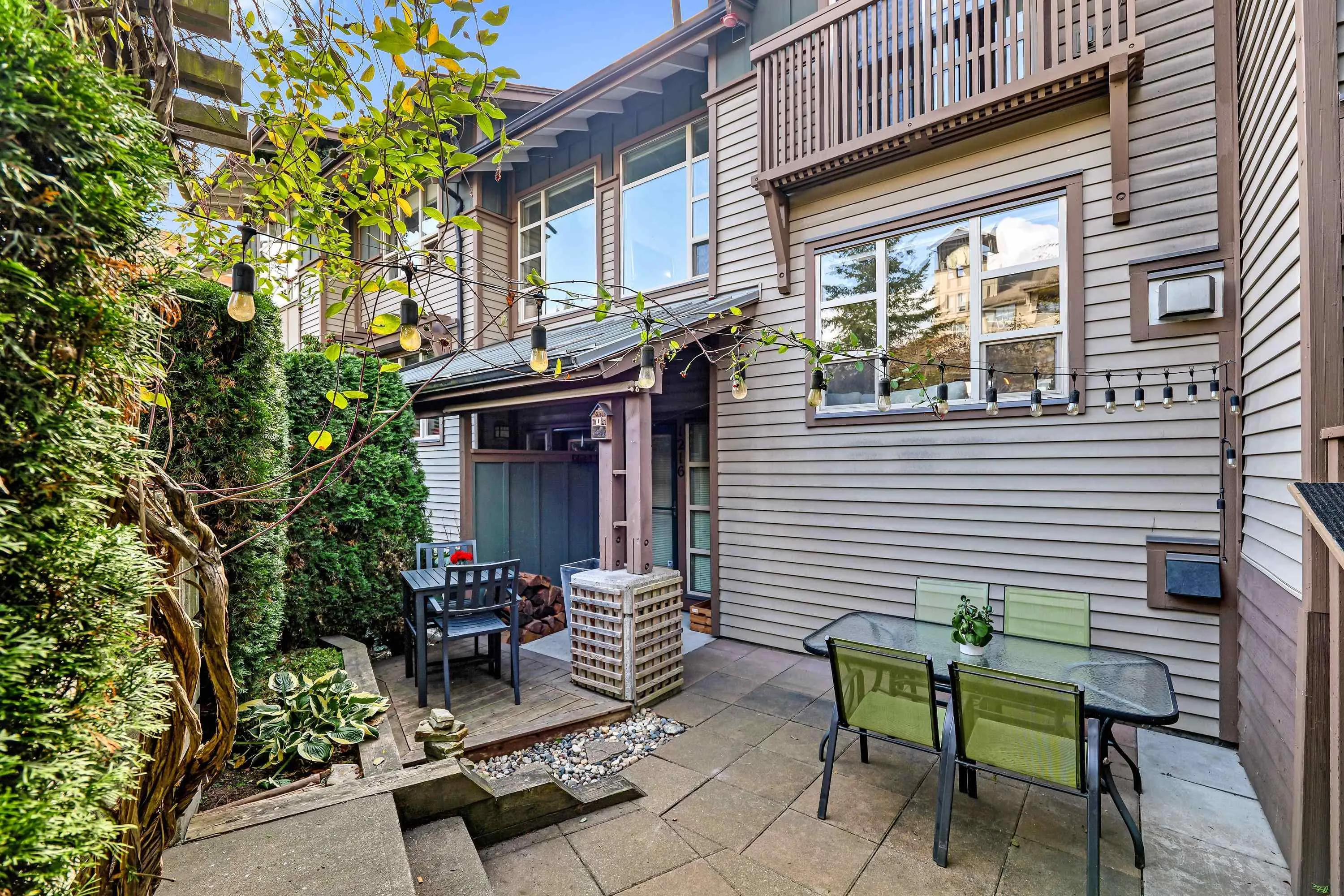 1216 Village Green Way