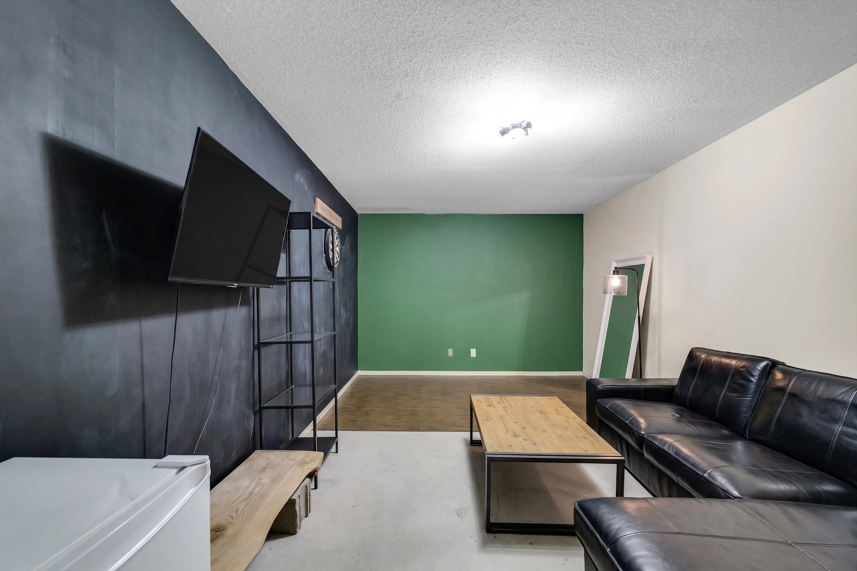 1216 Village Green Way