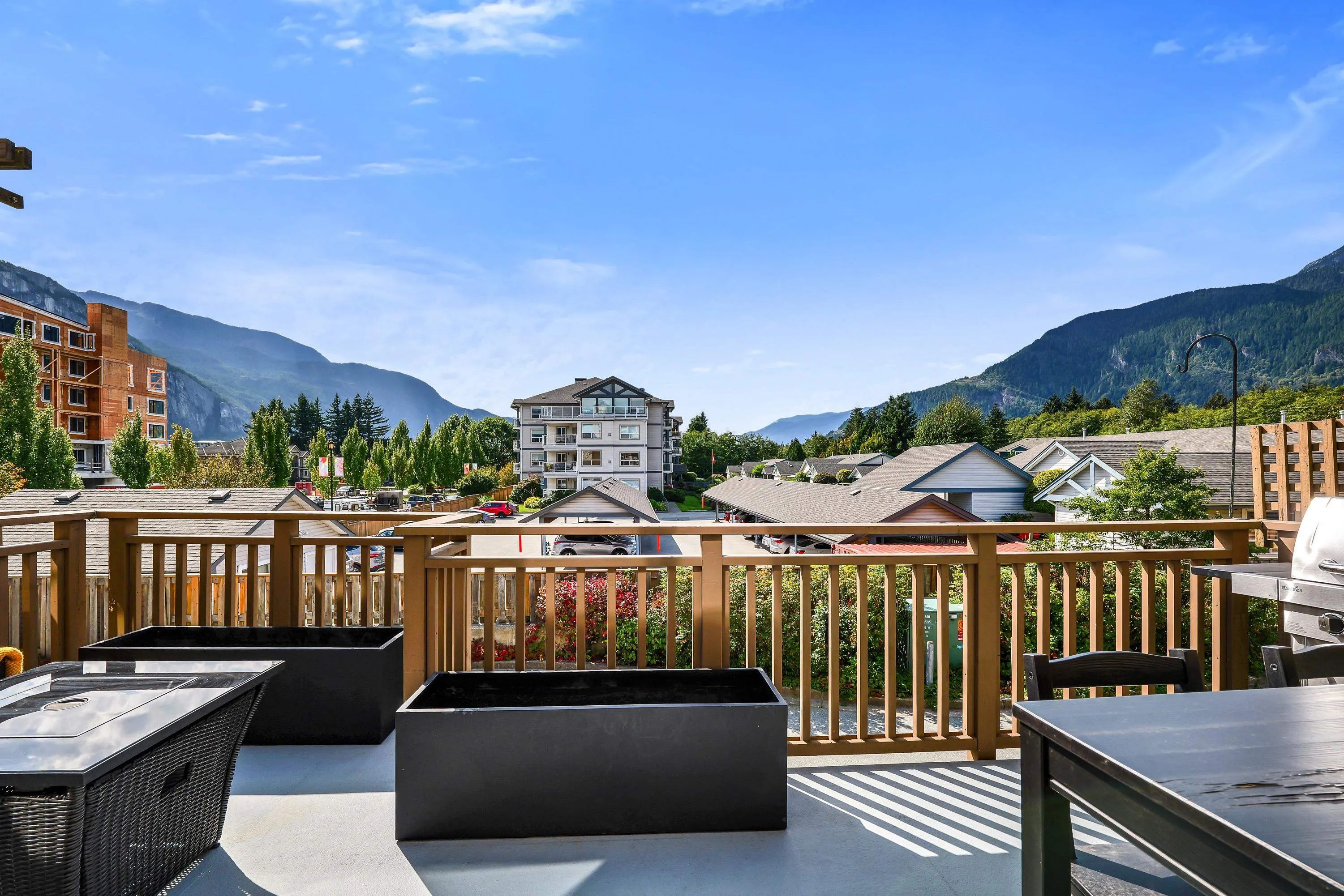 1216 Village Green Way