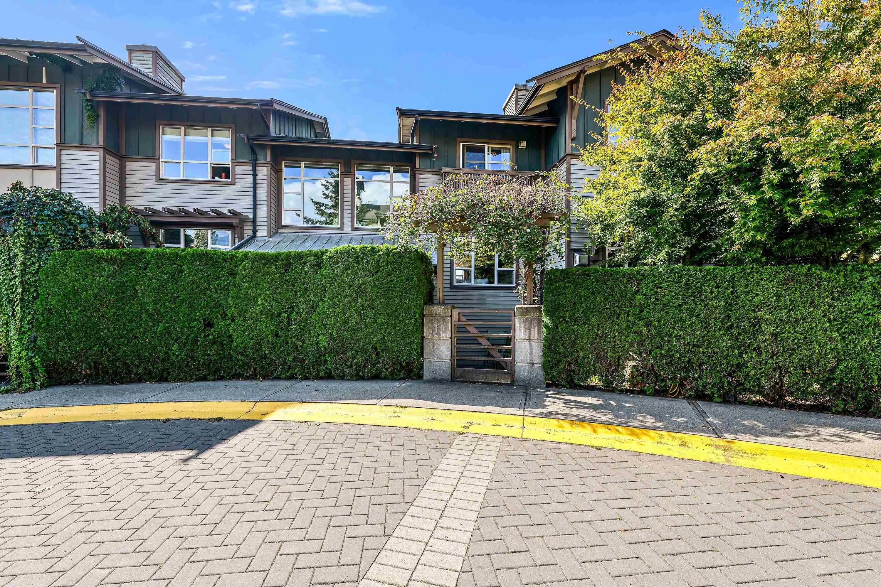 1216 Village Green Way