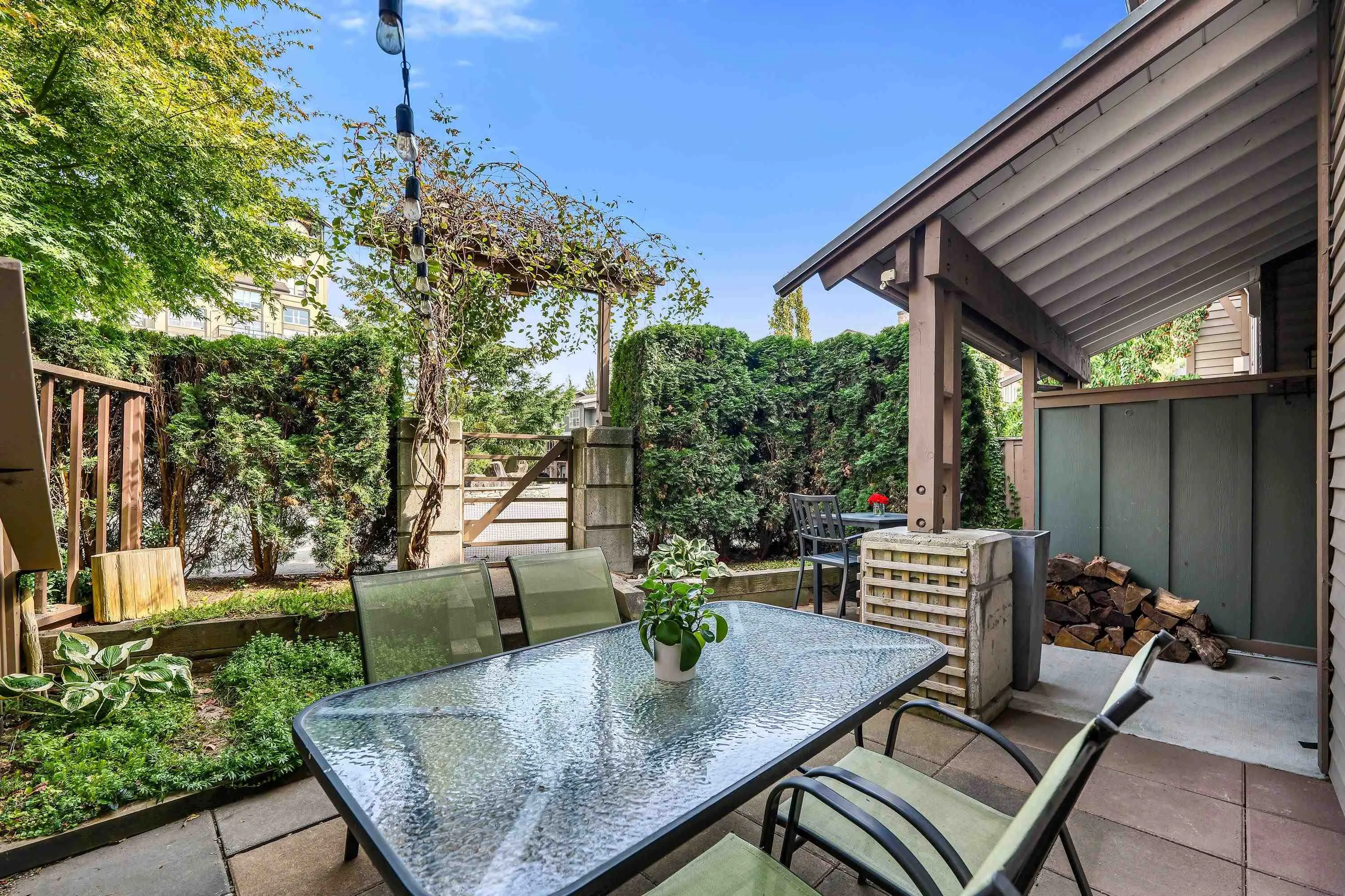 1216 Village Green Way