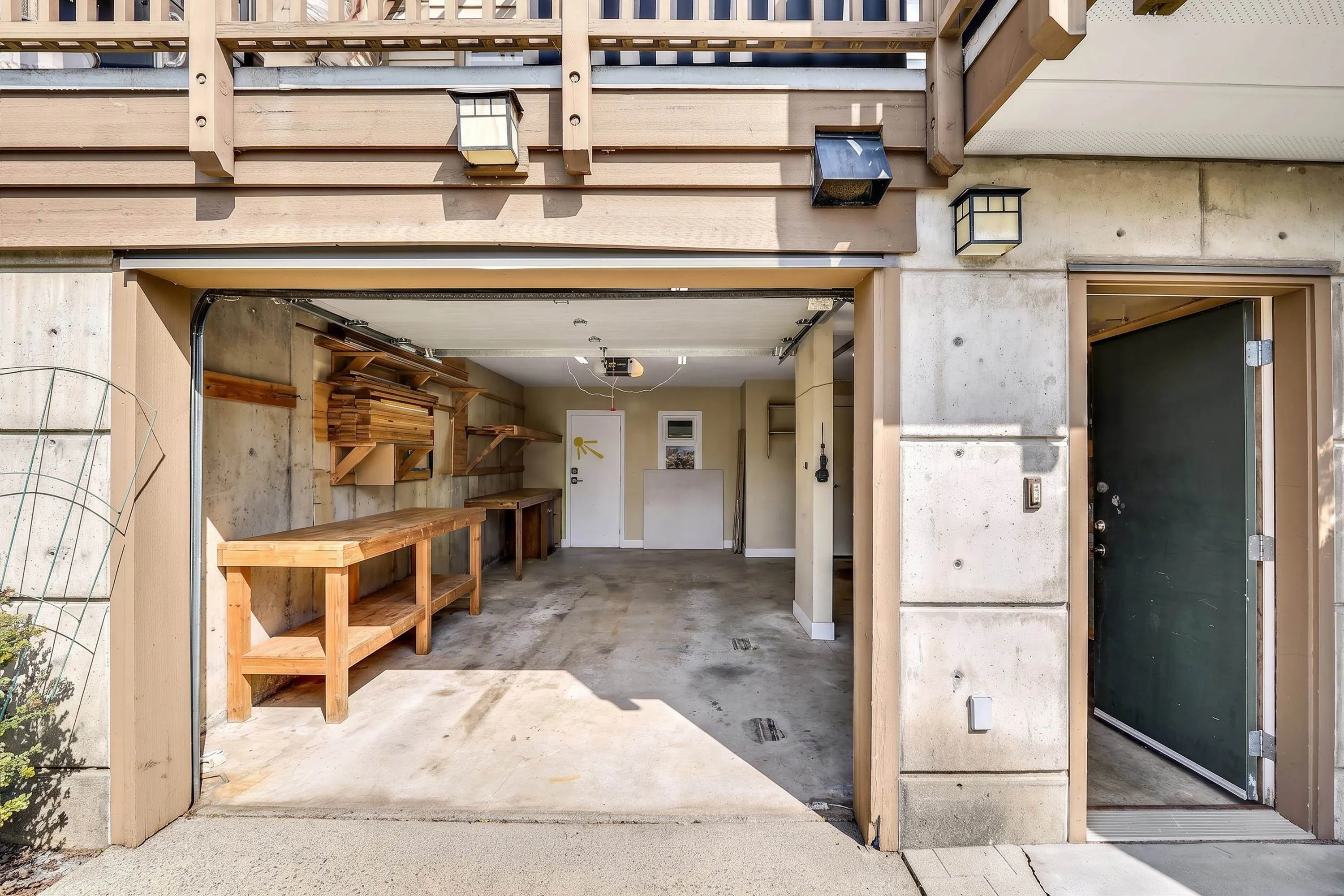 1216 Village Green Way