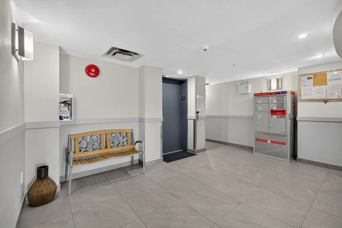 760 Kingsway #223