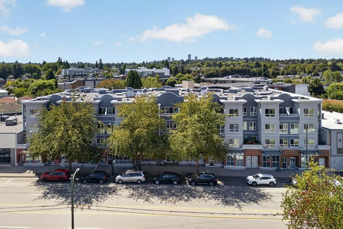 760 Kingsway #223