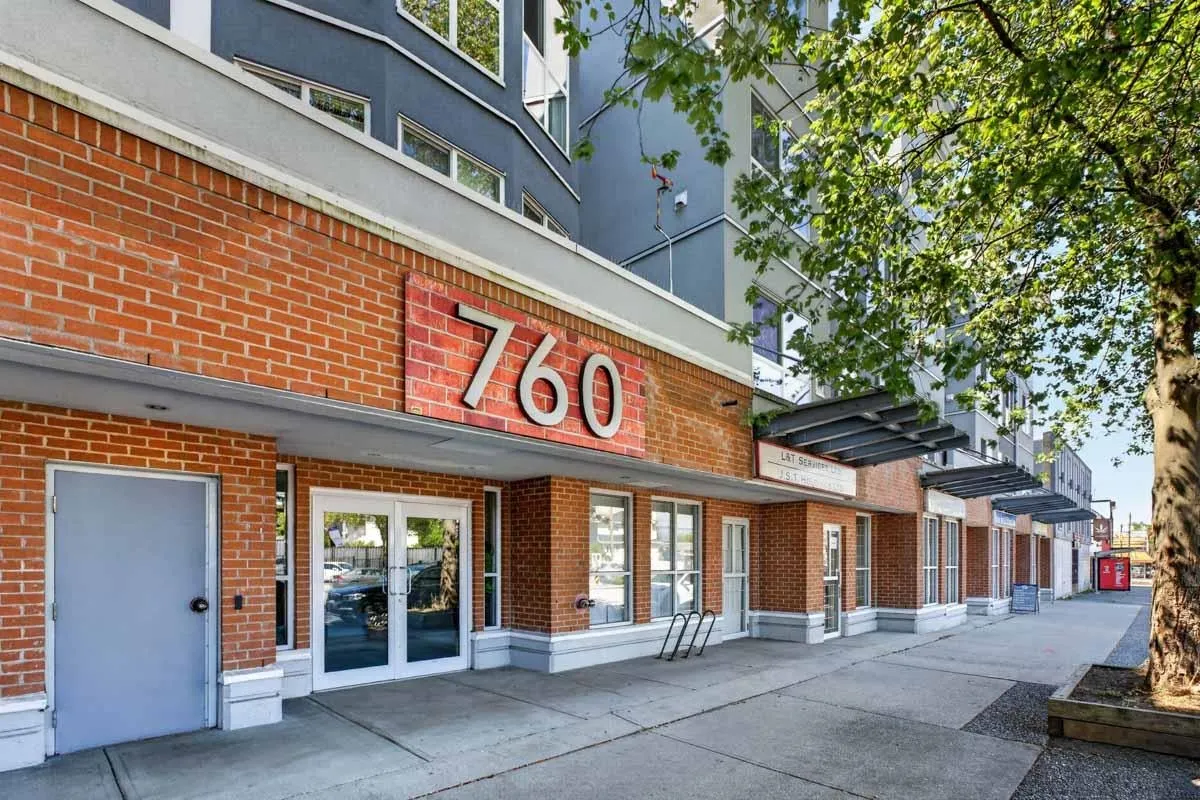760 Kingsway #223