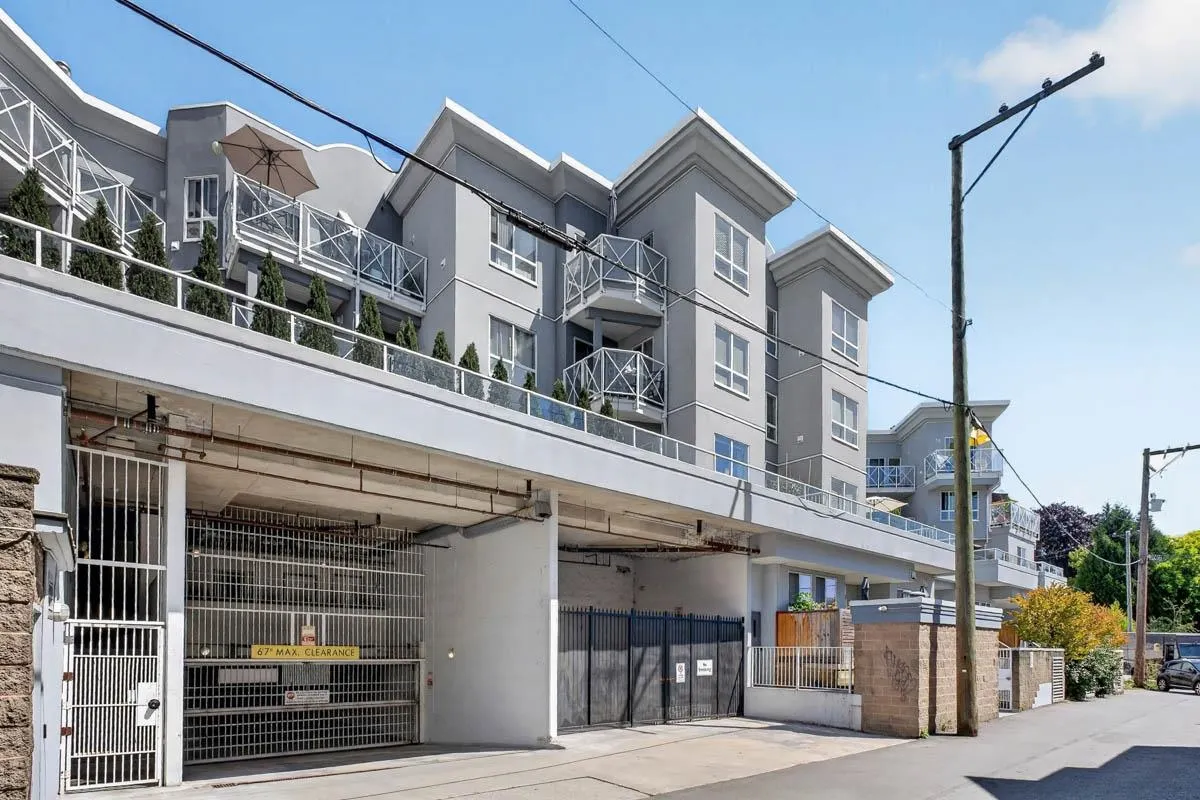760 Kingsway #223