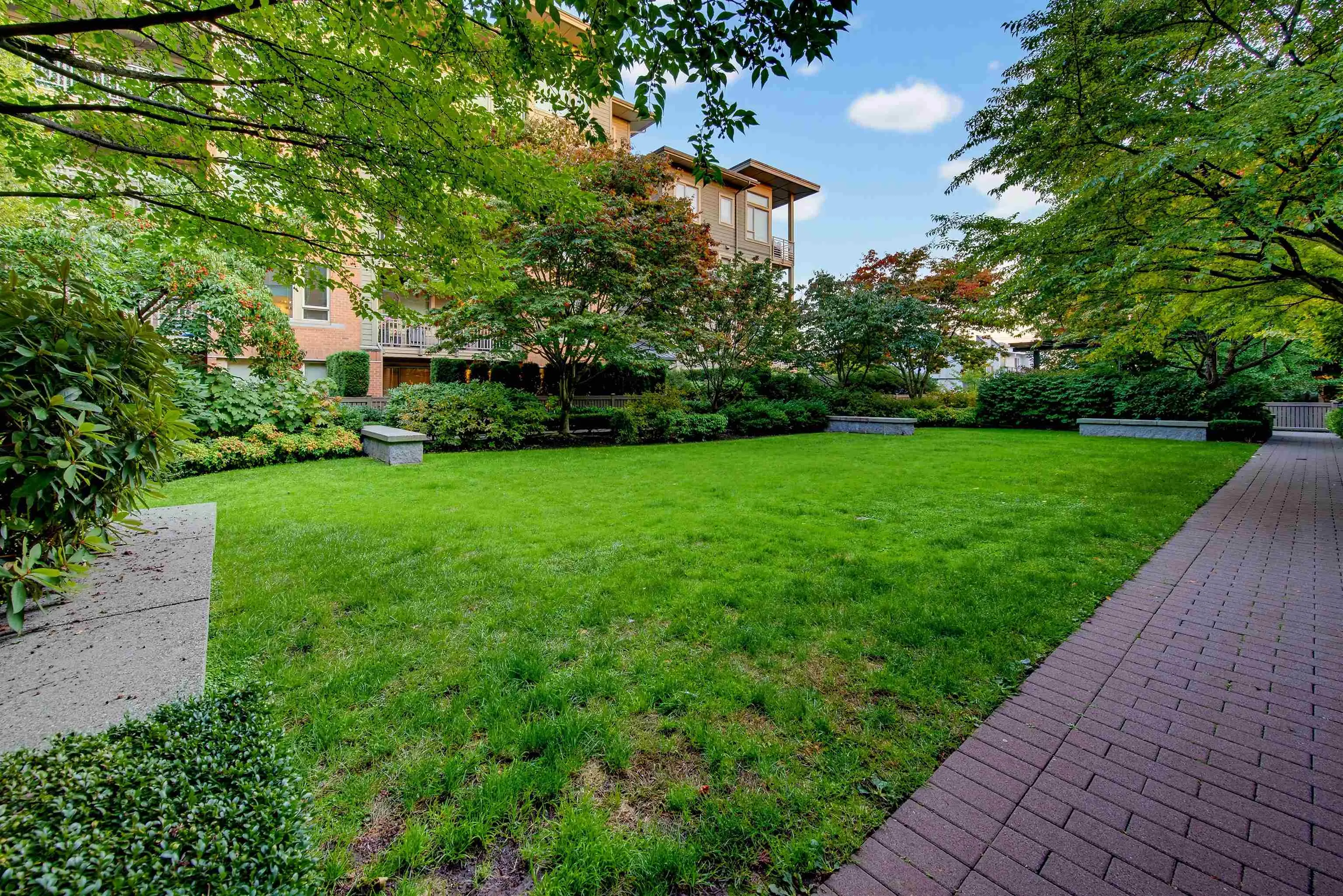 119 W 22nd Street #411