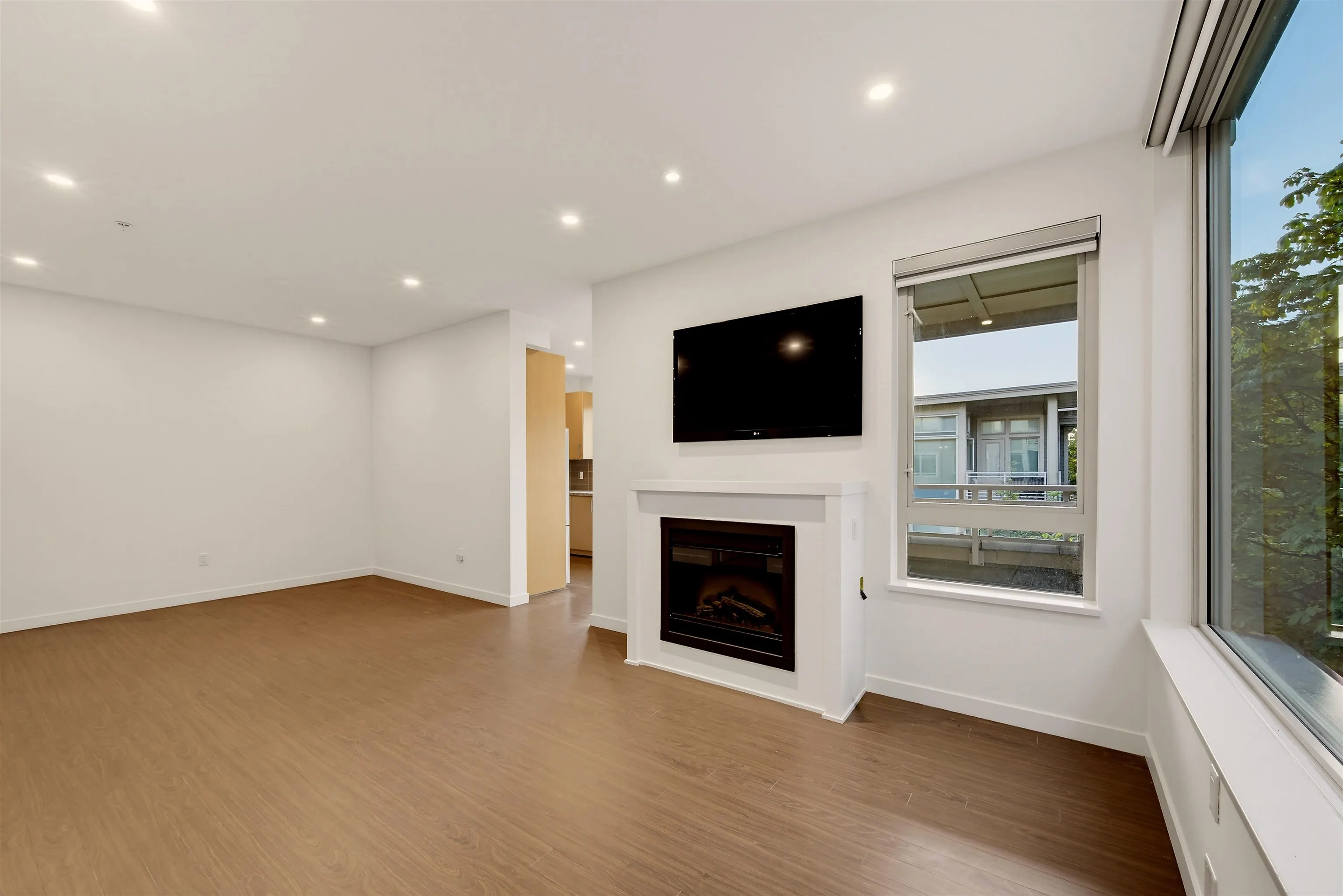 119 W 22nd Street #411