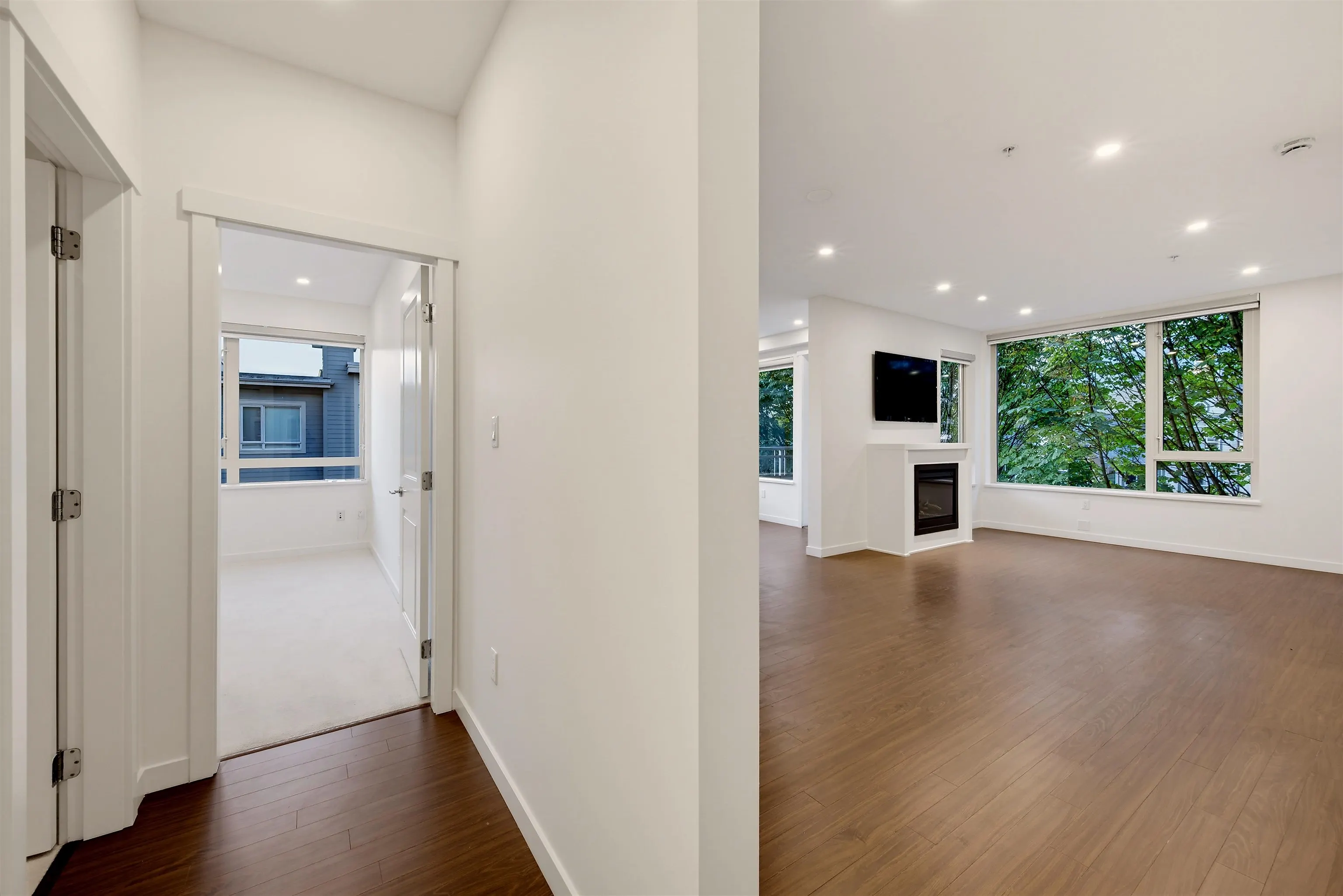 119 W 22nd Street #411
