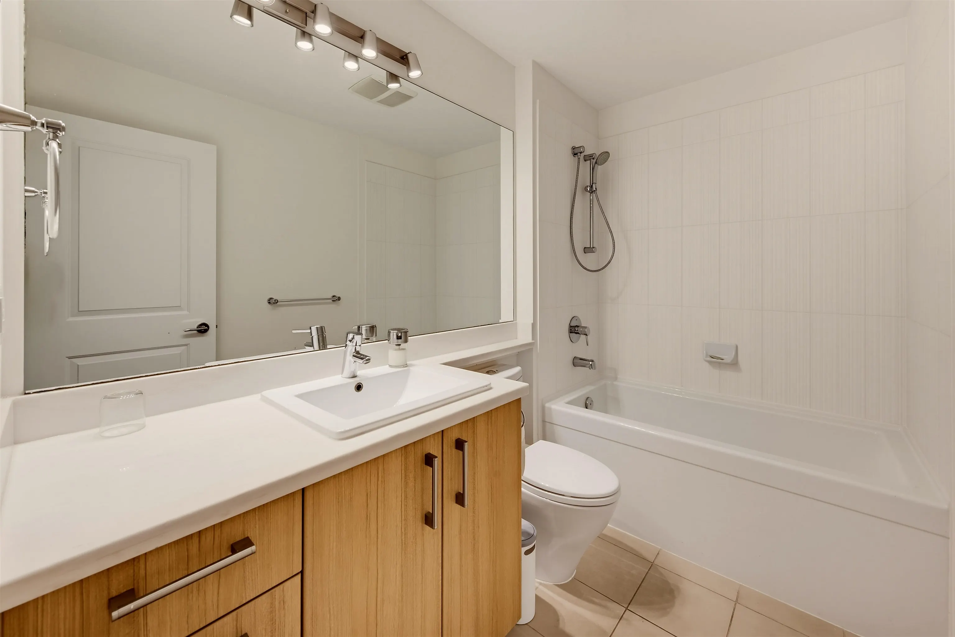119 W 22nd Street #411