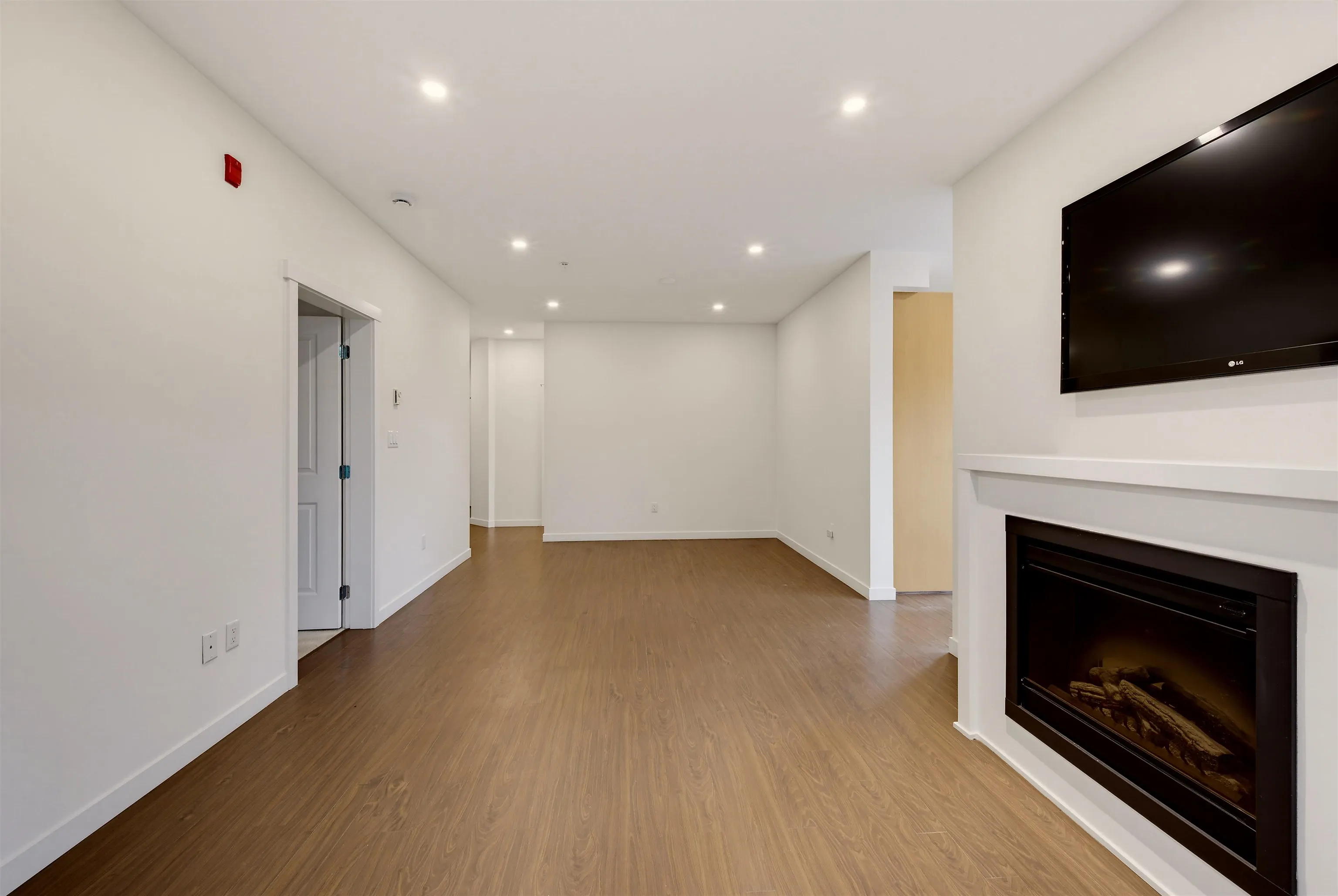 119 W 22nd Street #411