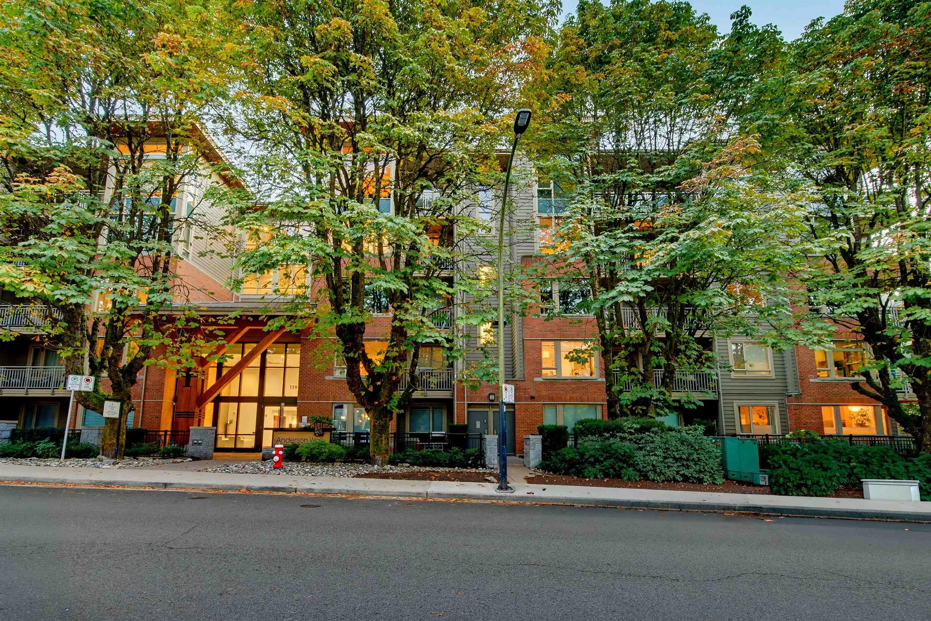 119 W 22nd Street #411