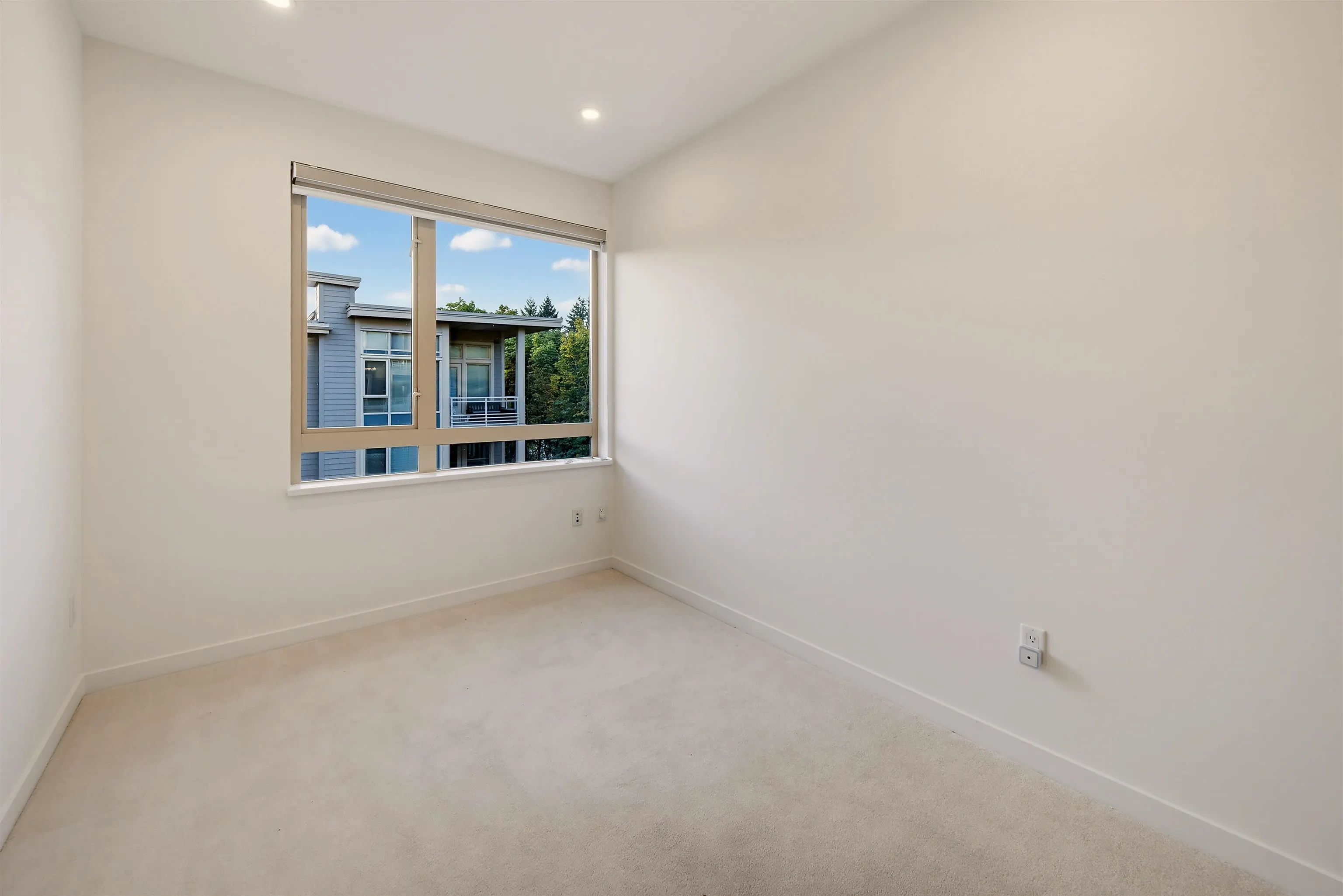 119 W 22nd Street #411