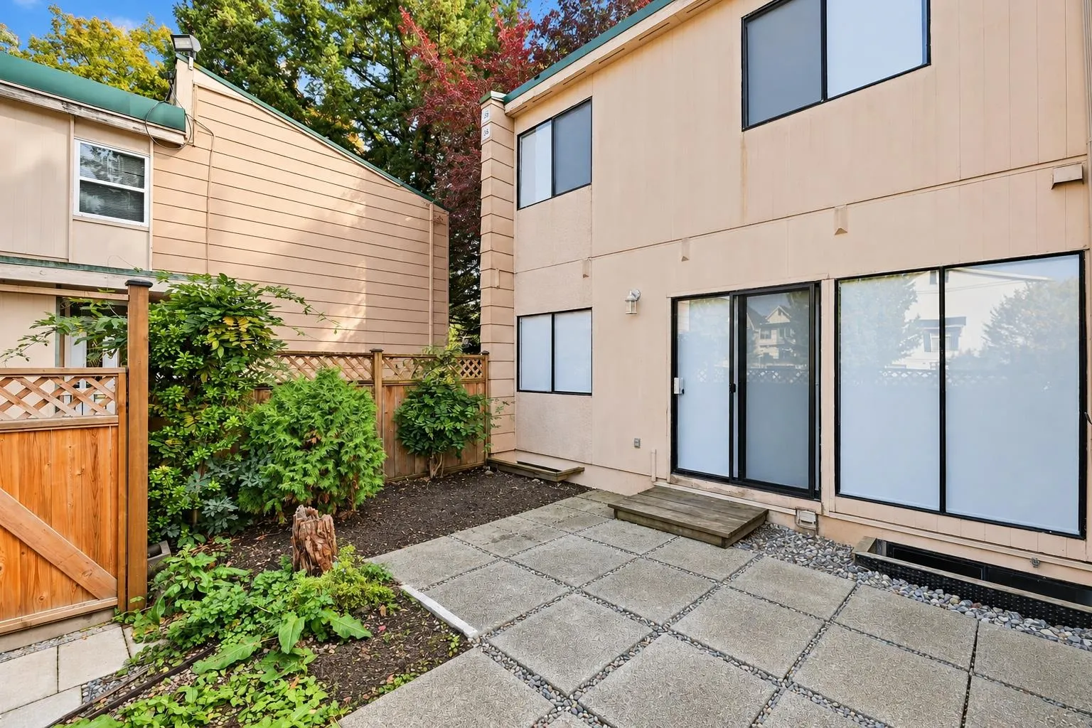 10565 153 Street #36