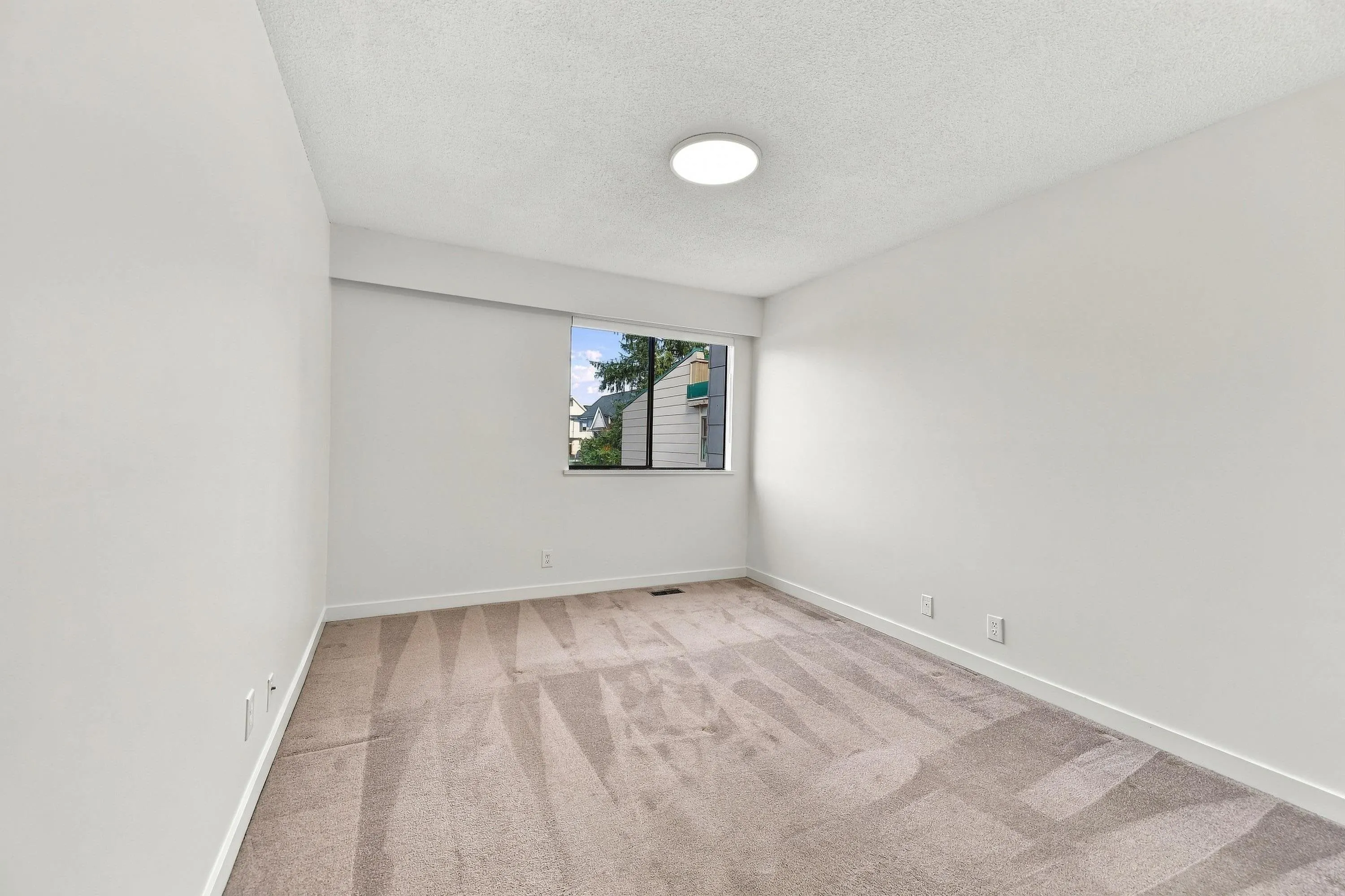 10565 153 Street #36