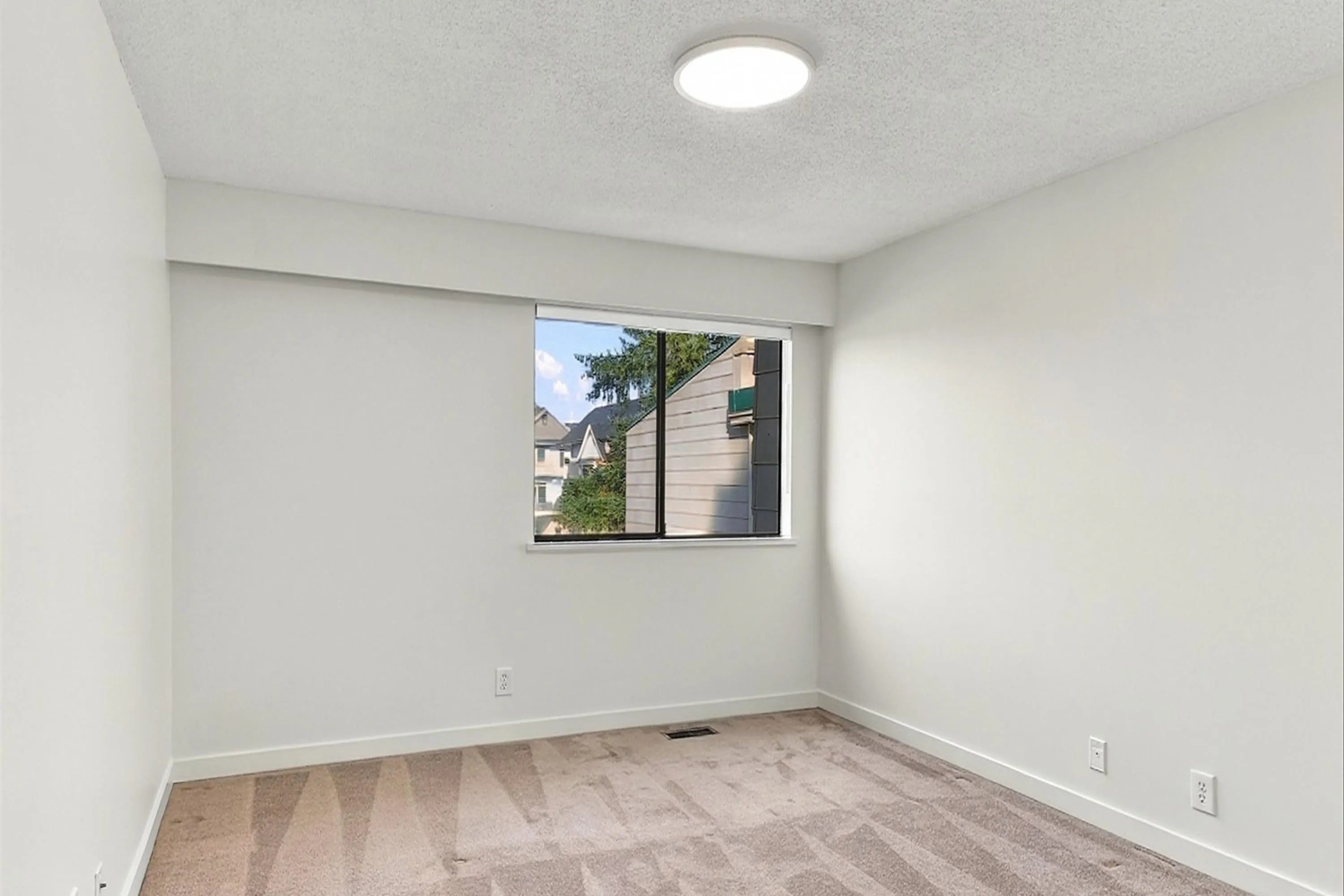 10565 153 Street #36