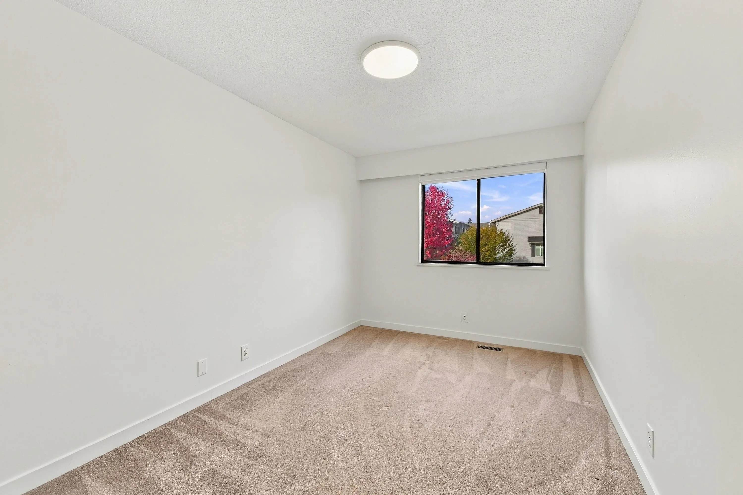 10565 153 Street #36