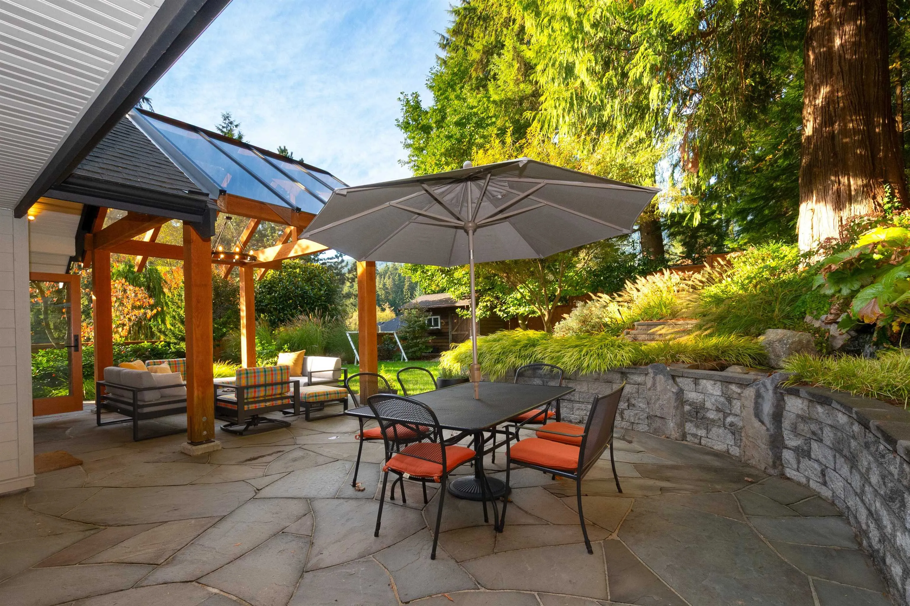 4592 Cove Cliff Road