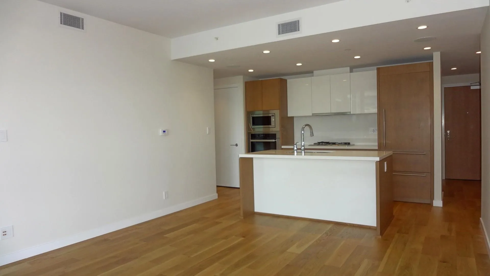 768 Arthur Erickson Place #400