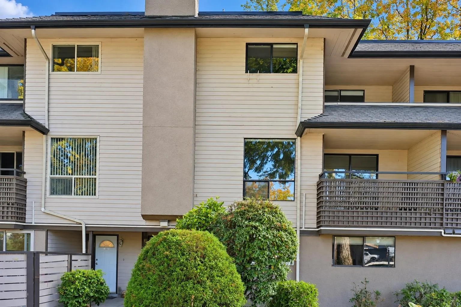 14803 Holly Park Lane